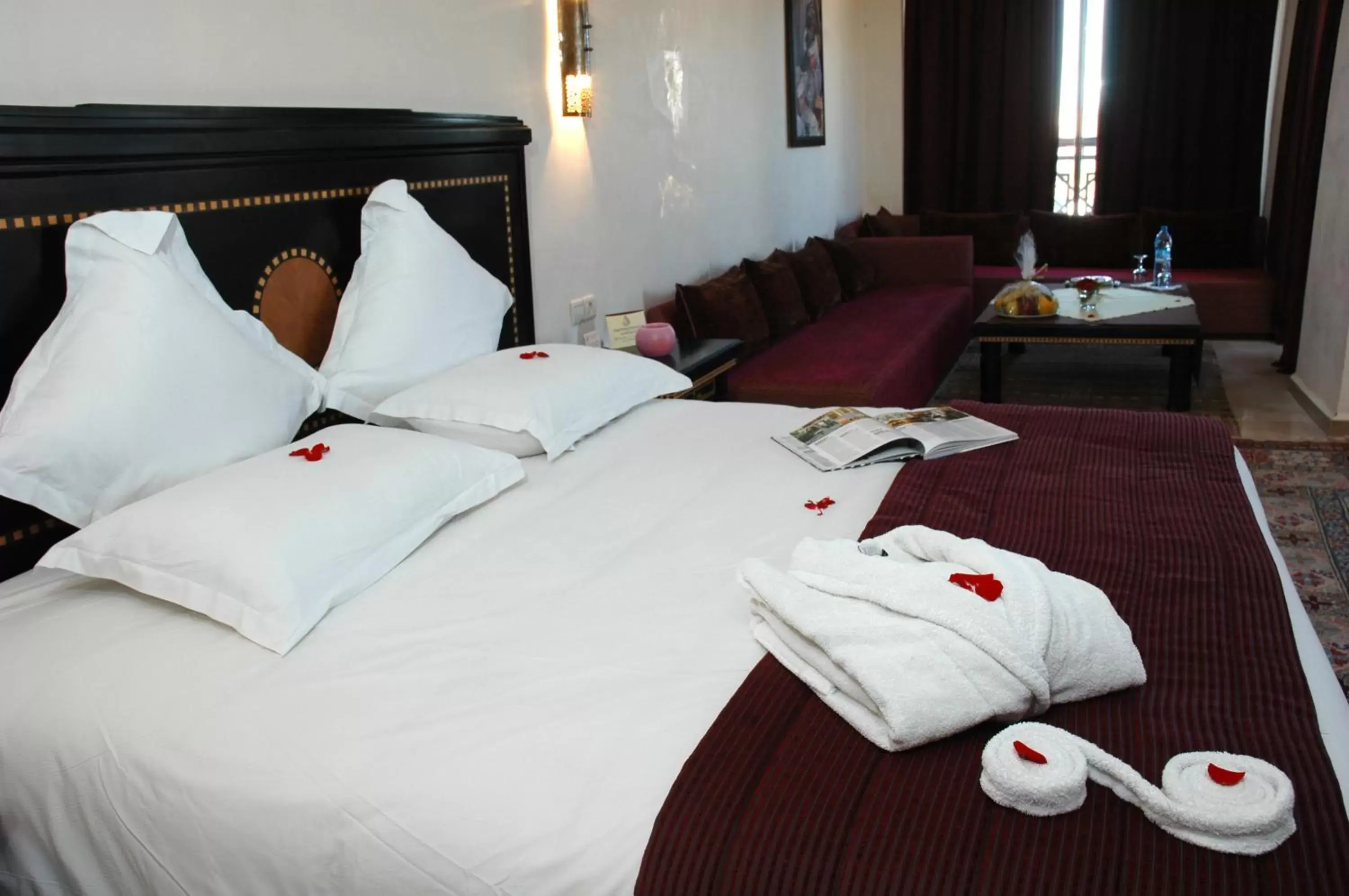Bed in Zalagh Kasbah Hotel & Spa