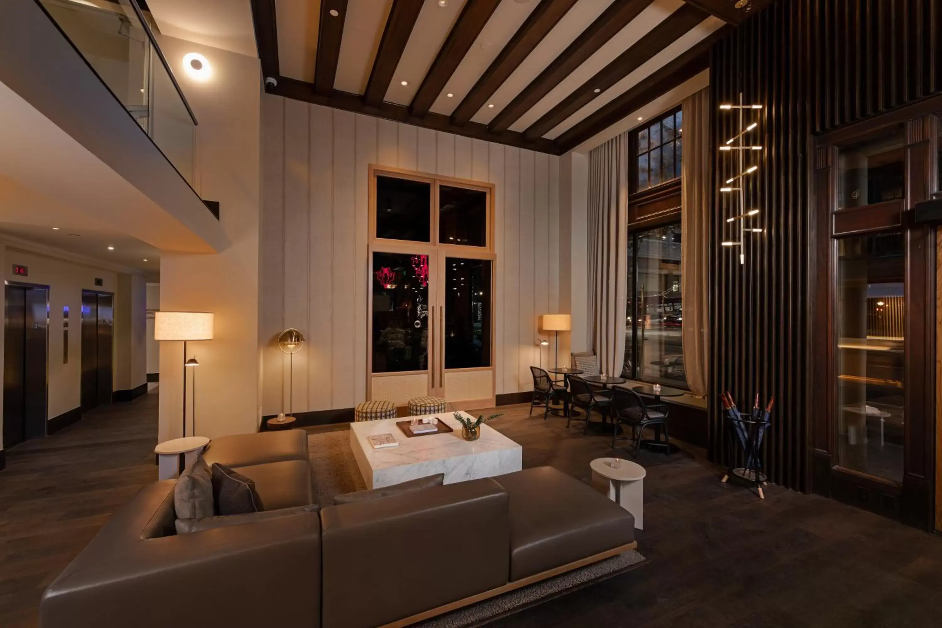 Lobby or reception, Bed in Ändra Hotel Seattle - MGallery Collection Lobby or reception, Bed in Ändra Hotel Seattle - MGallery Collection