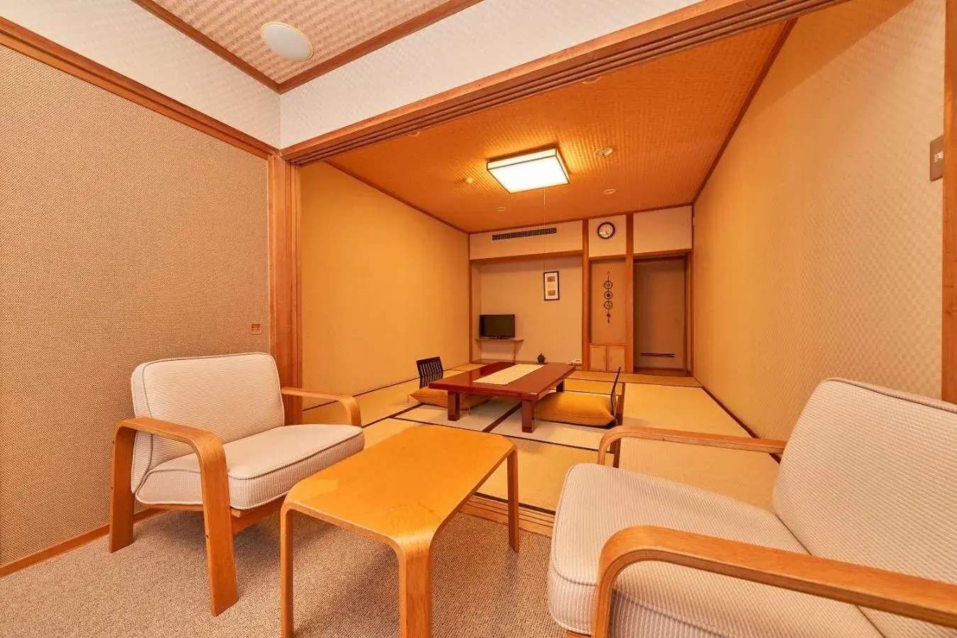 Photo of the whole room, Seating Area in Hanabishi Hotel