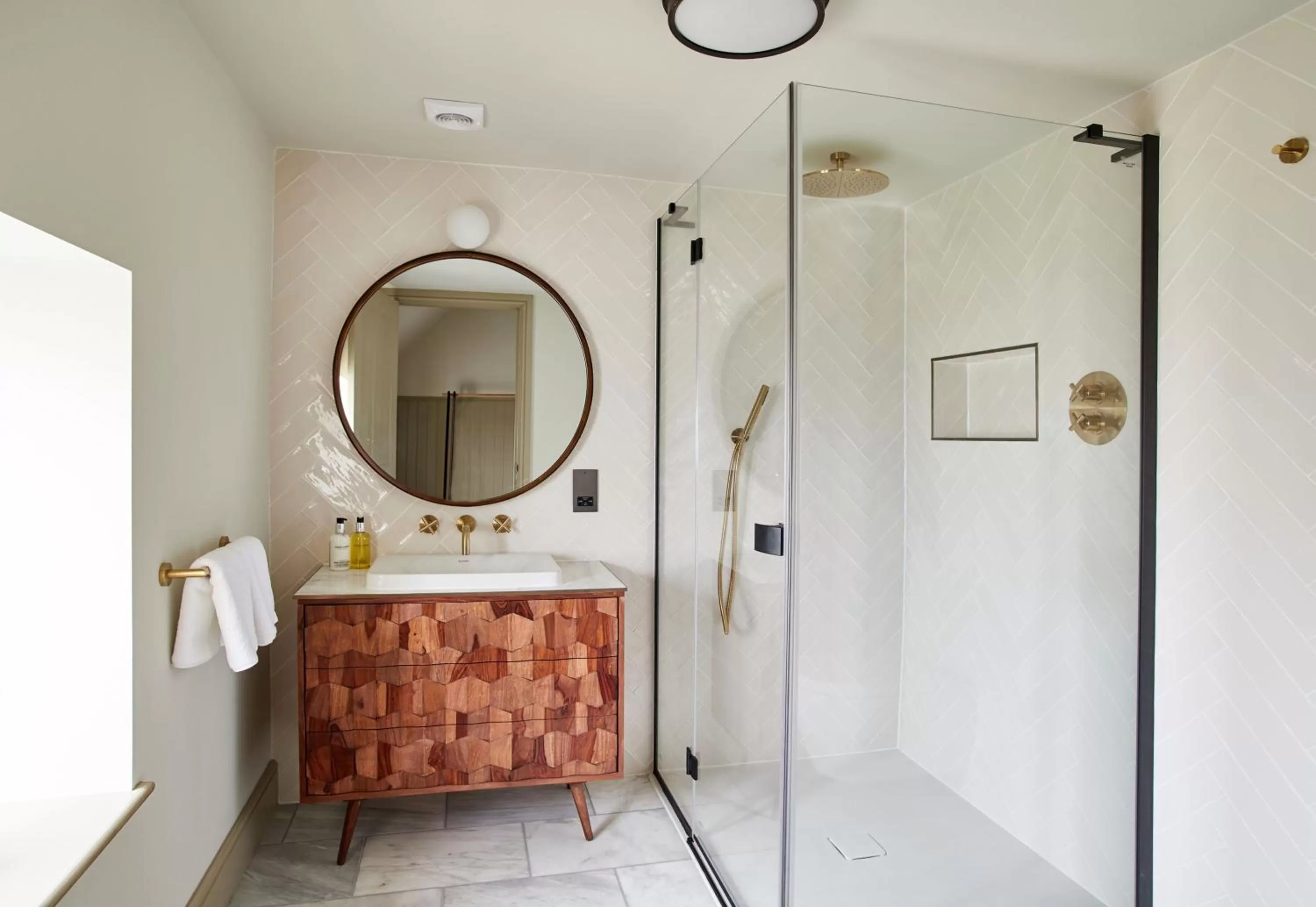 Bathroom in The Ingham Swan