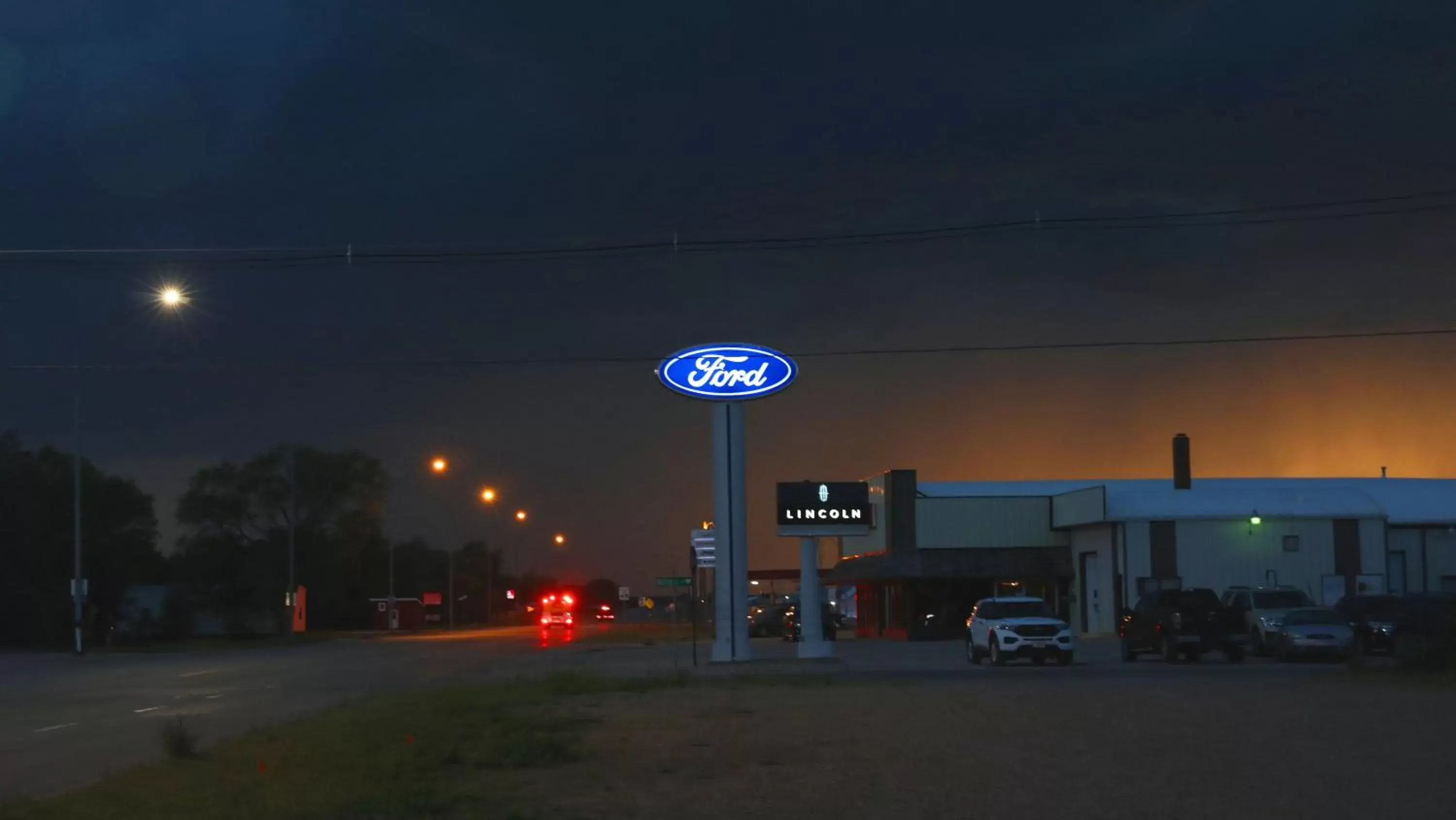 Quiet street view, Property Building in Raine Motel