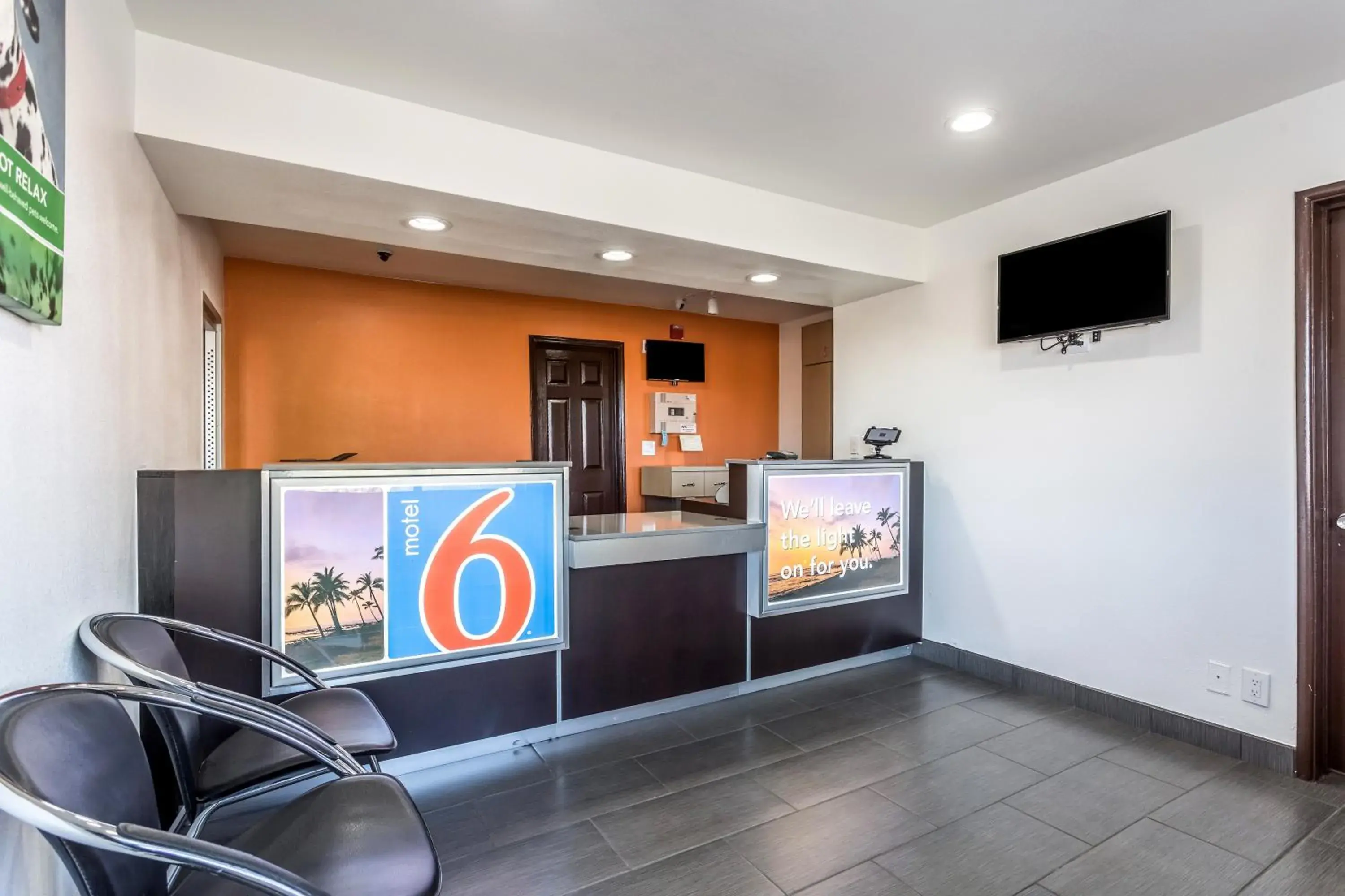 Lobby or reception, TV/Entertainment Center in Motel 6-Needles, CA