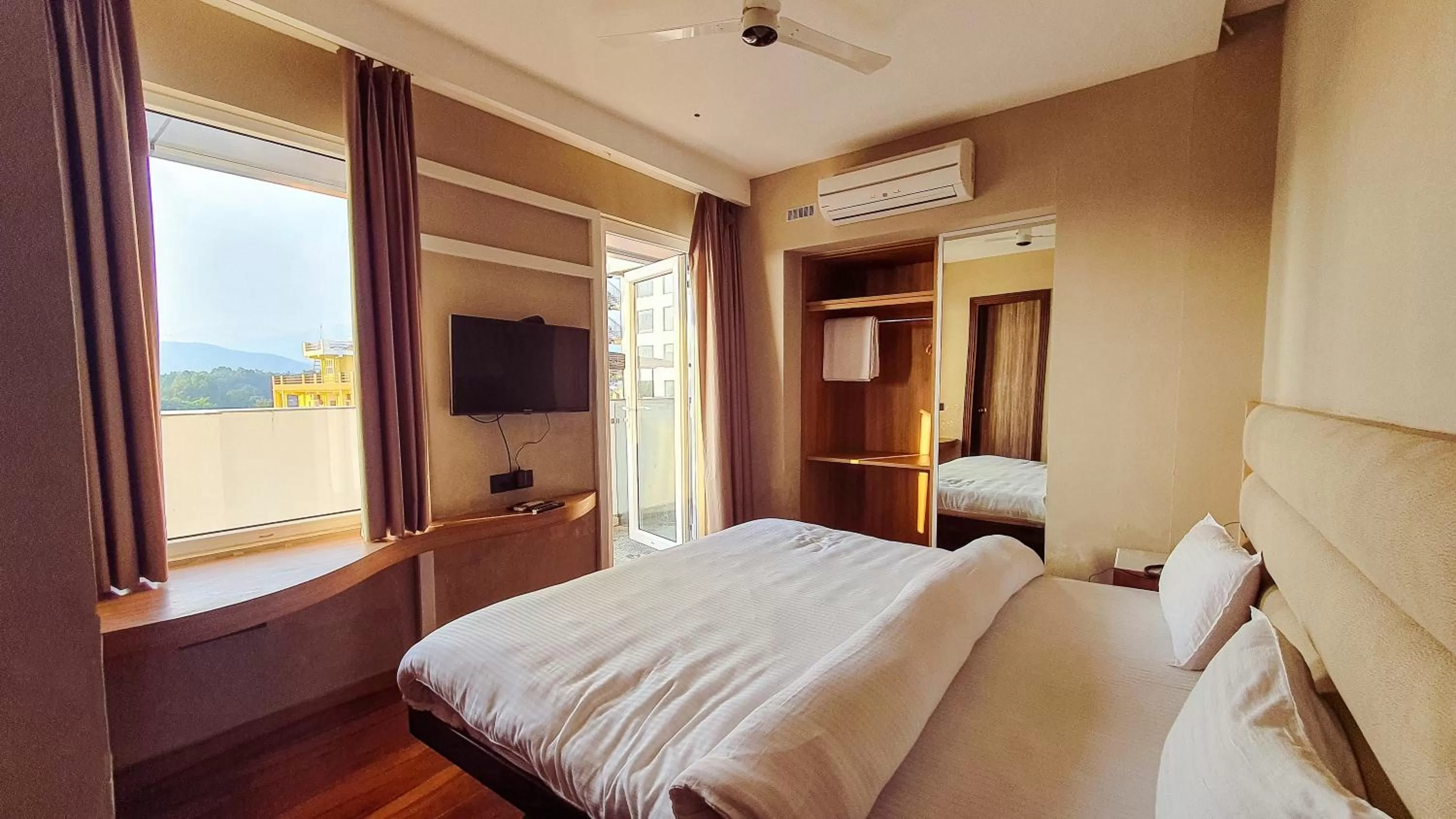 TV and multimedia, Bed in Aura Rooms