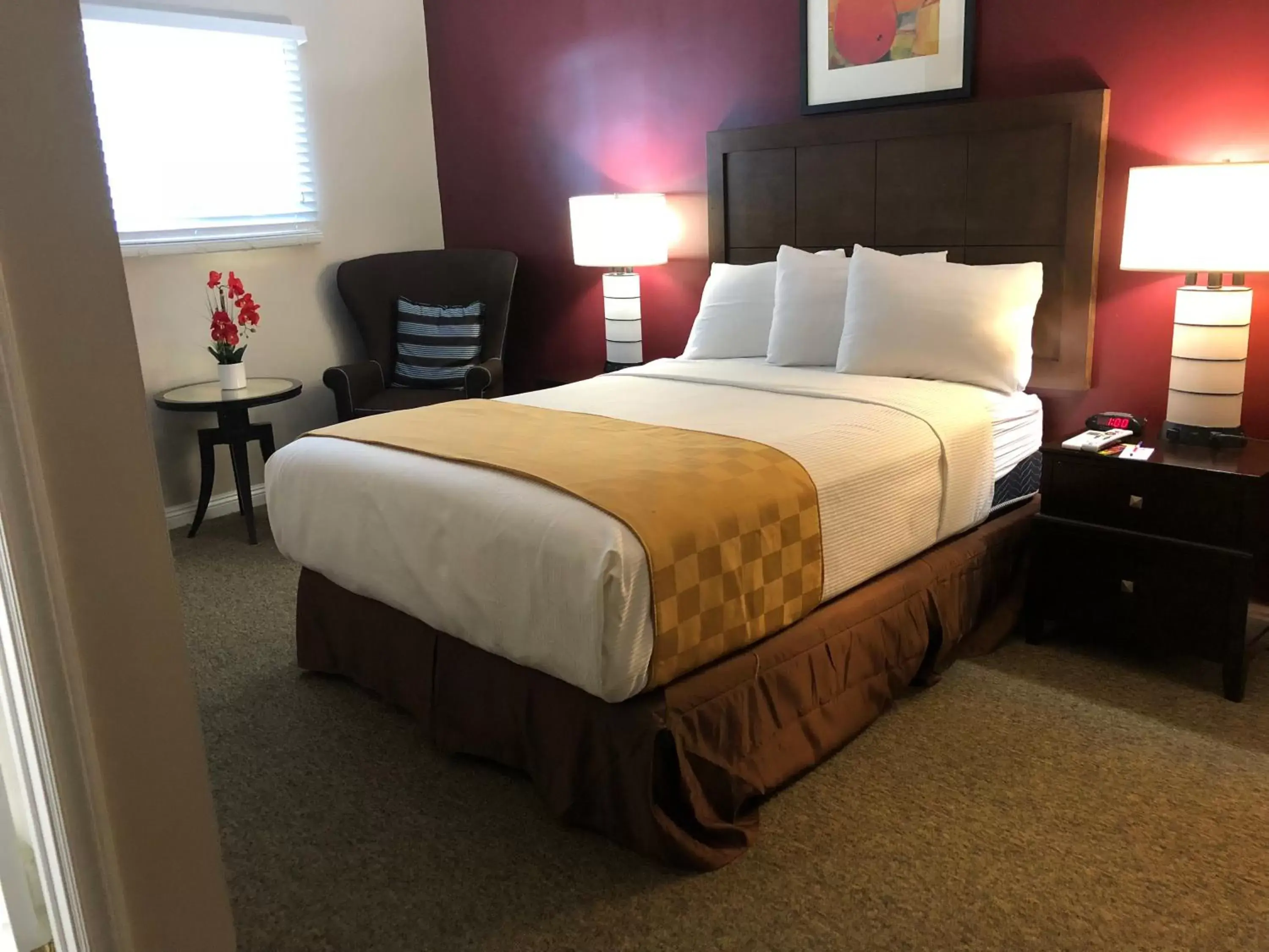 Bedroom, Bed in Knights Inn Los Angeles Central / Convention Center Area Bedroom, Bed in Knights Inn Los Angeles Central / Convention Center Area