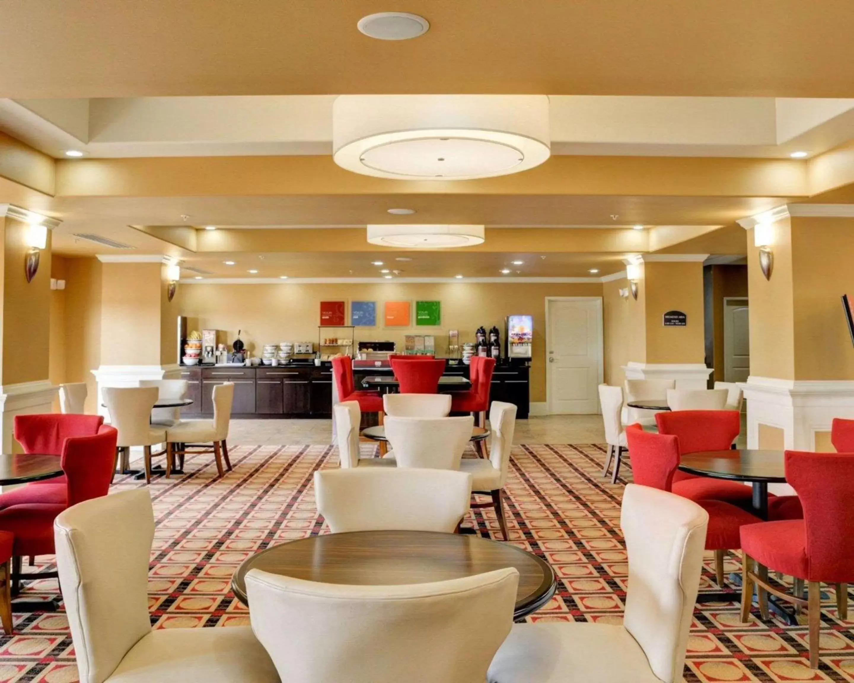 Restaurant/Places to Eat in Comfort Inn & Suites Fort Smith I-540