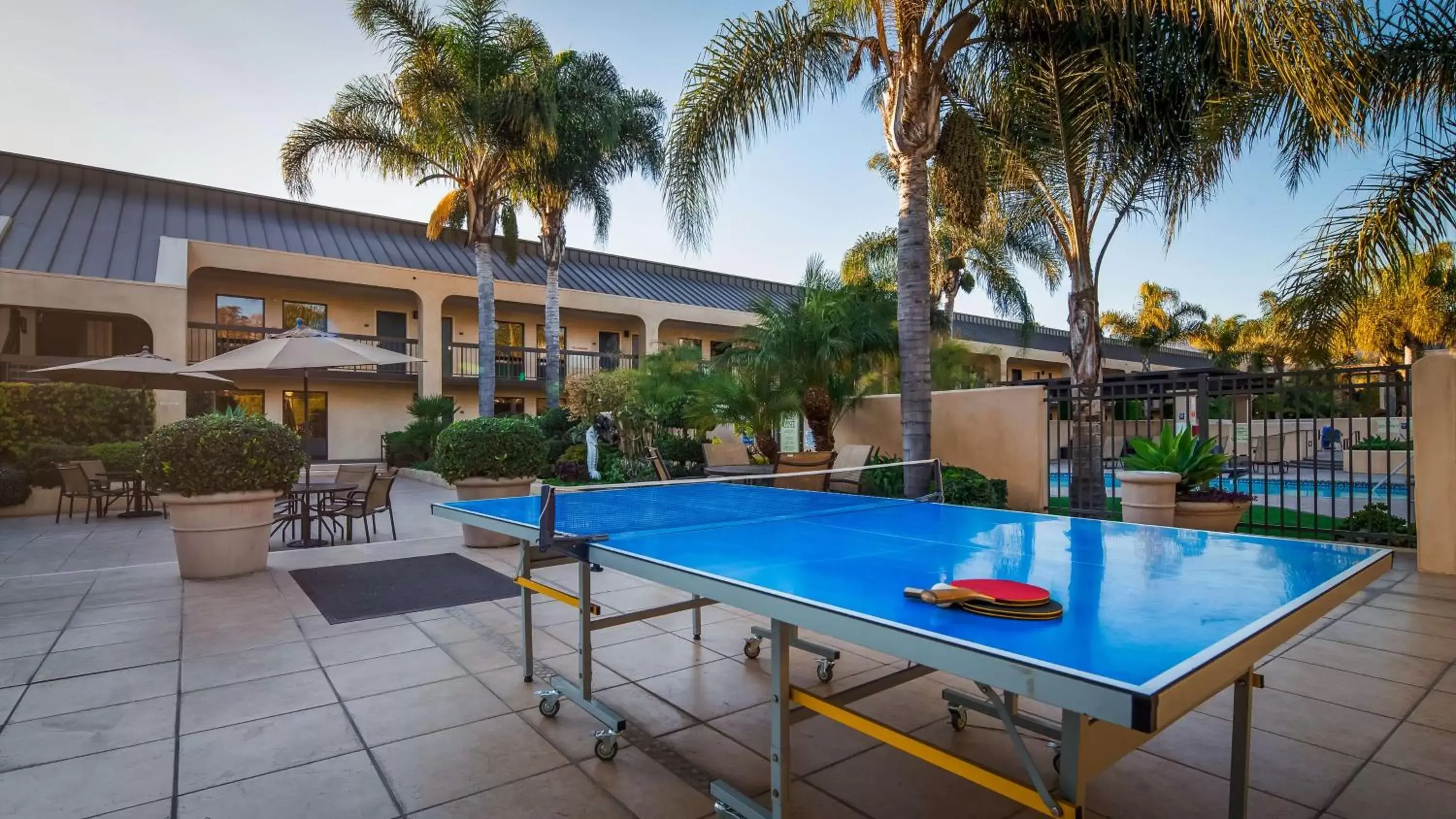 Pool view, Table Tennis in Best Western Plus South Coast Inn