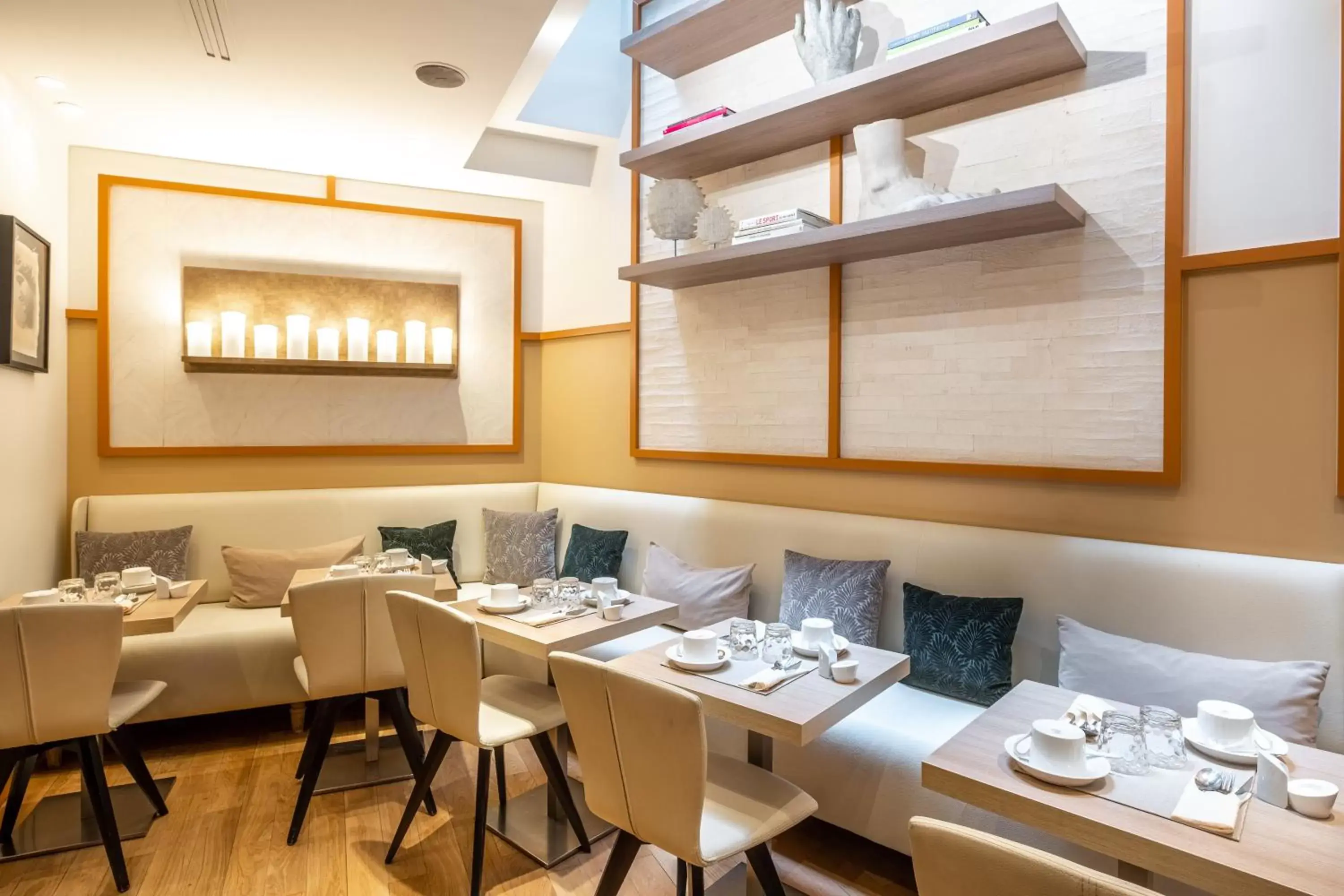 Restaurant/Places to Eat in Hôtel Le Monna Lisa by Inwood Hotels