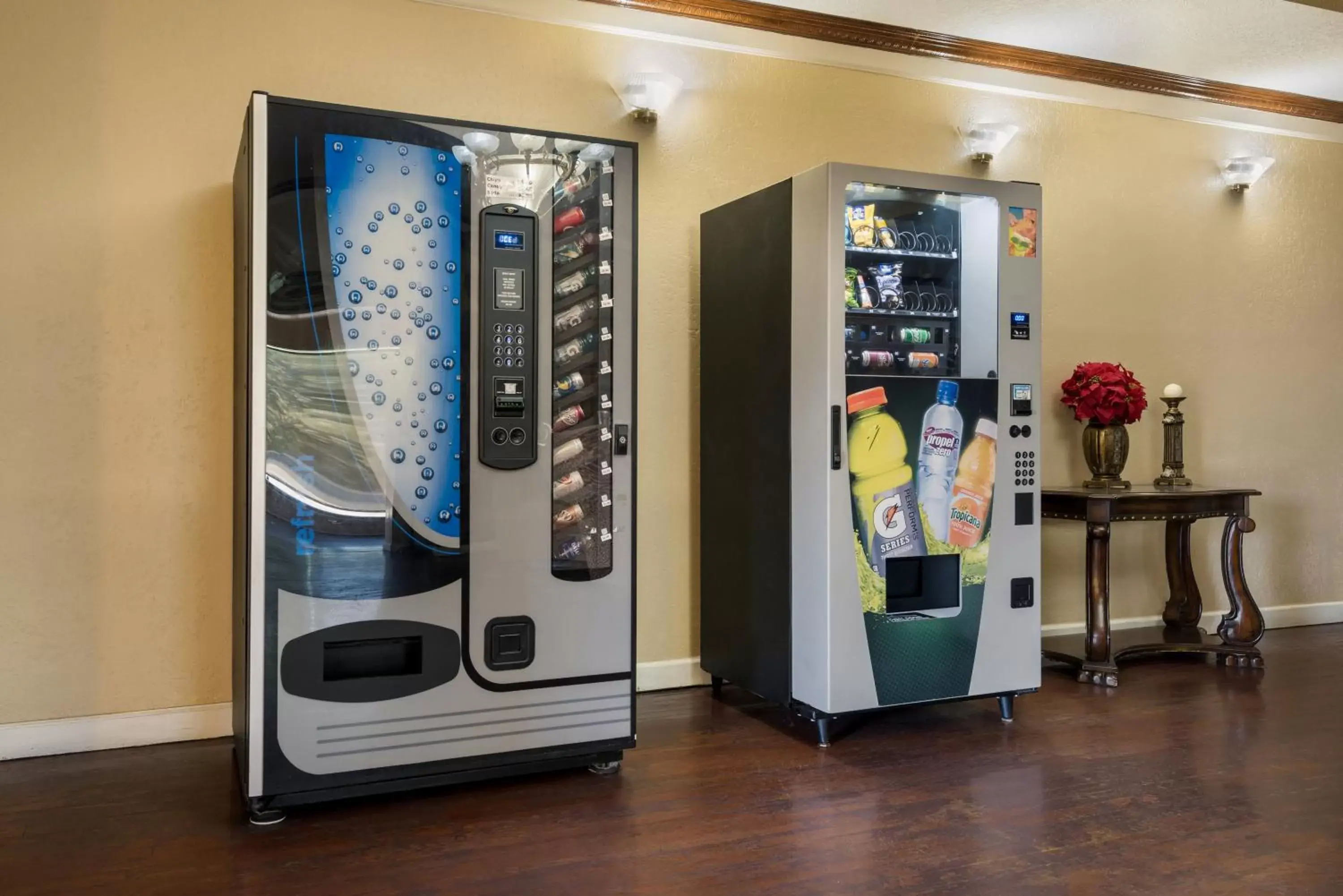 vending machine, Supermarket/Shops in Knights Inn College Station