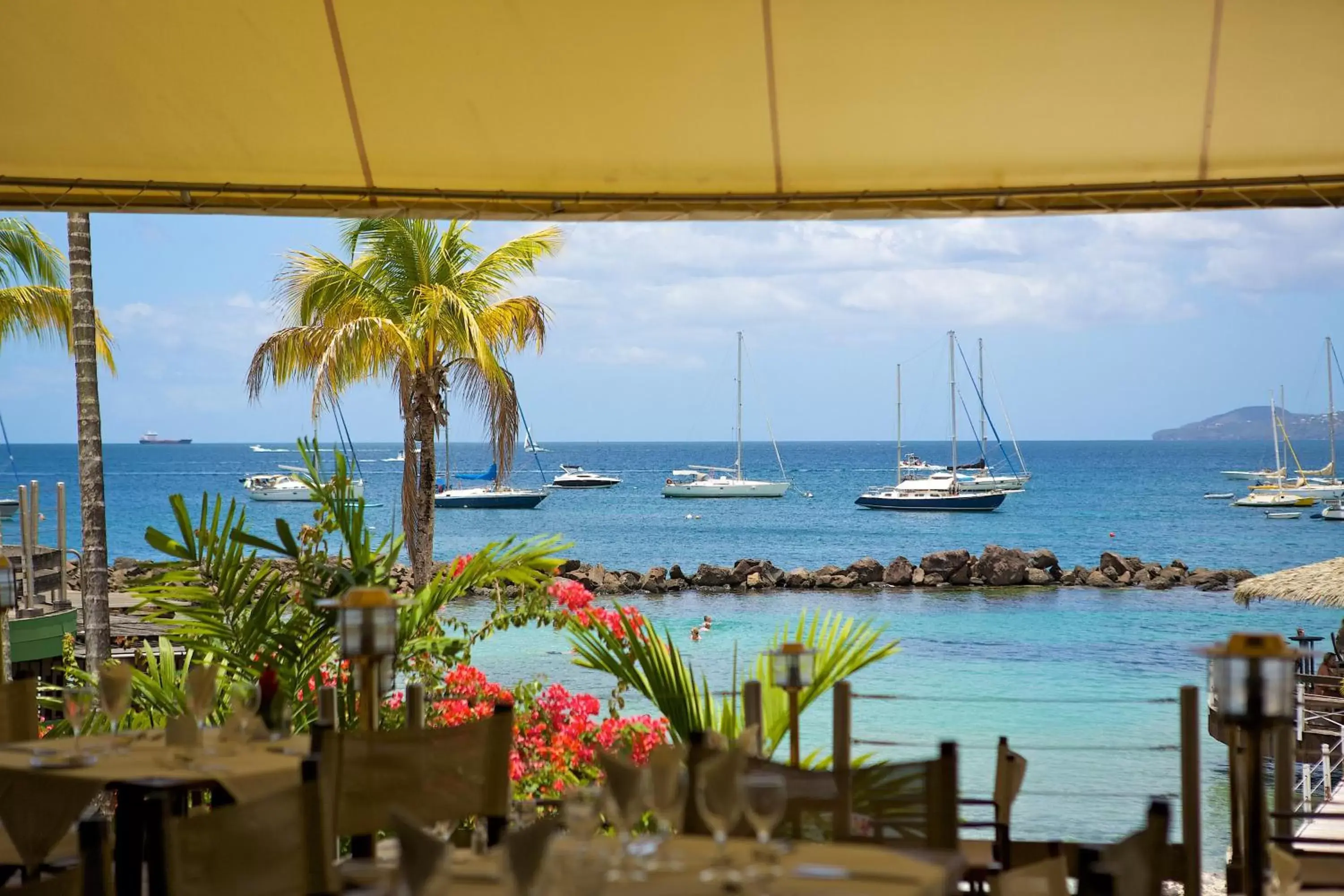 Restaurant/places to eat in Hotel Bakoua Martinique