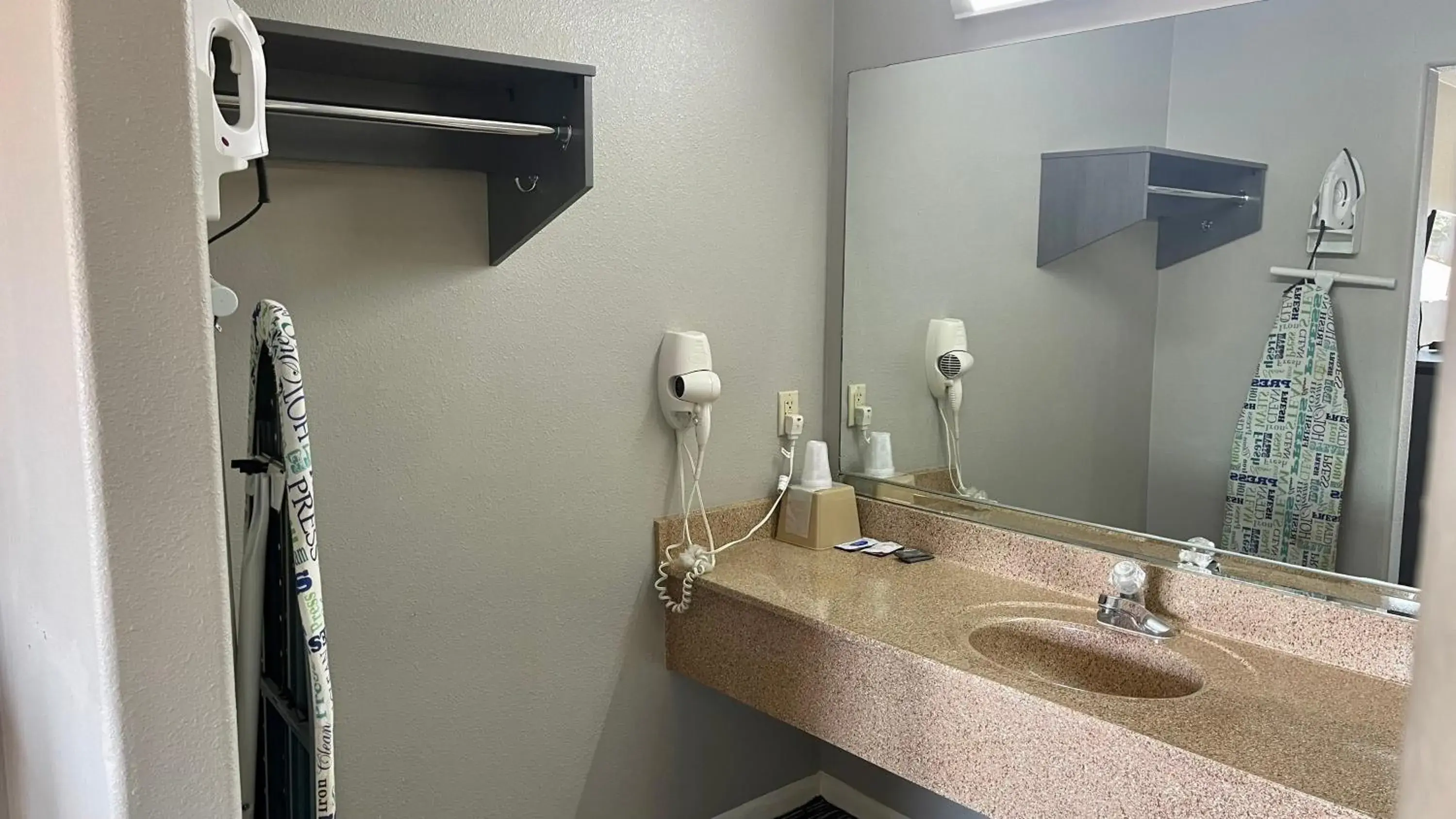 Bathroom in Executive Inn and Suites Houston