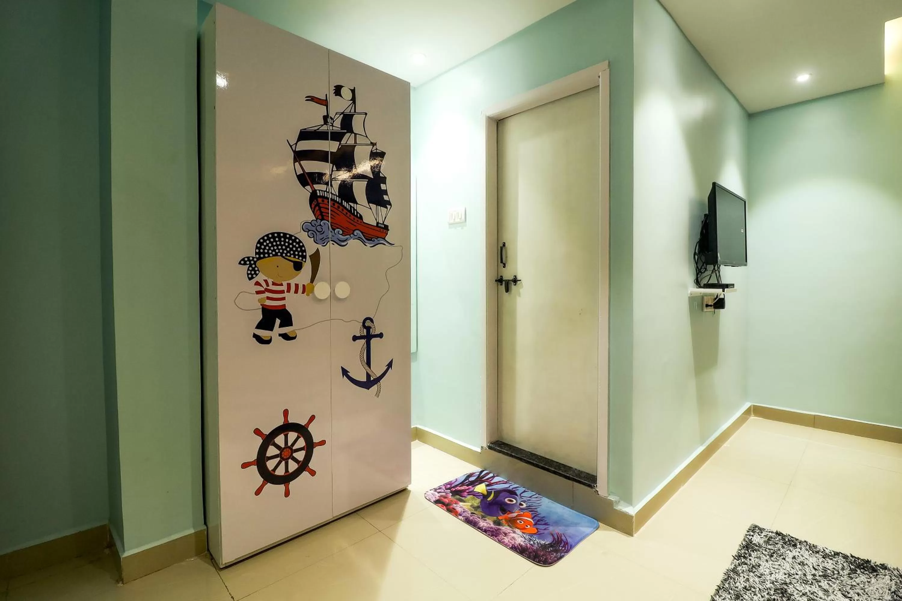 wardrobe in Hotel Greek Glory