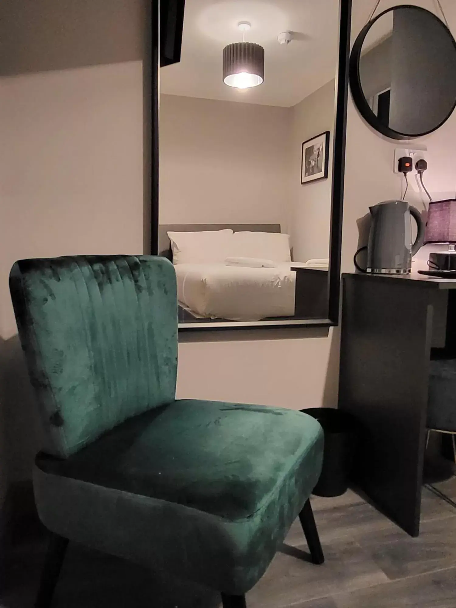 Bedroom, Seating Area in Phoenix Pods