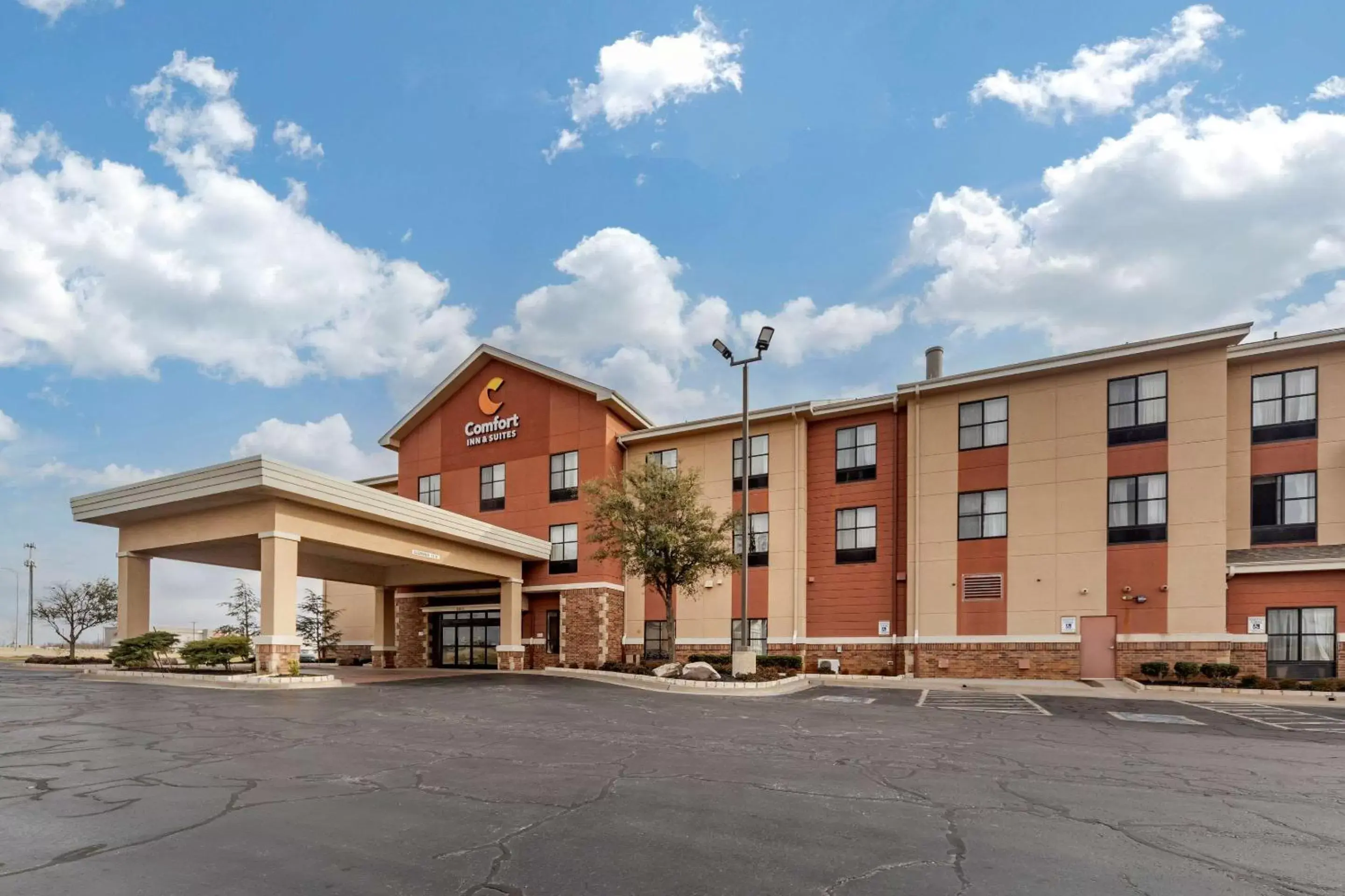 Property building in Comfort Inn & Suites Shawnee North near I-40 Property building in Comfort Inn & Suites Shawnee North near I-40