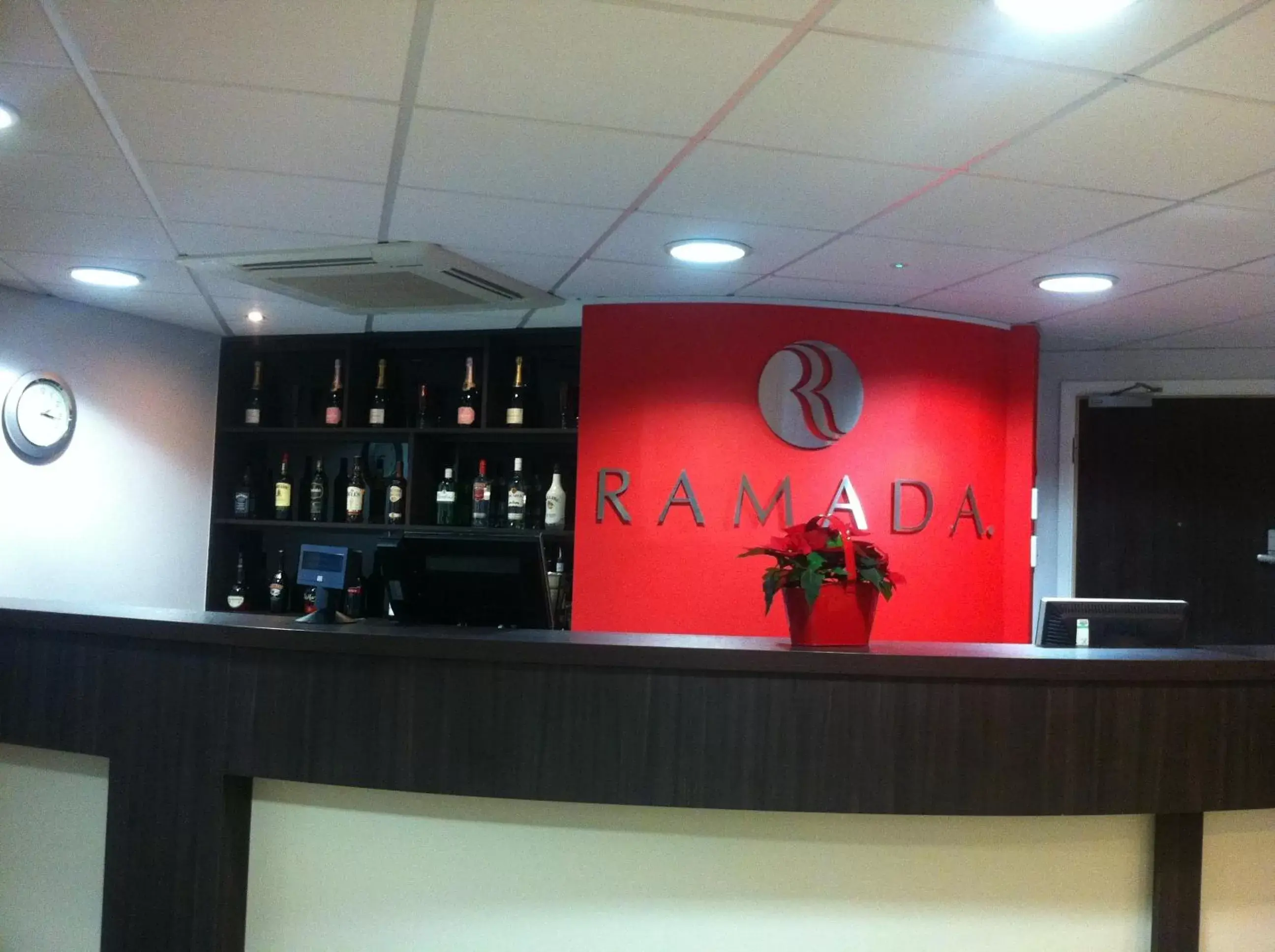 Lounge or bar in Ramada London Stansted Airport