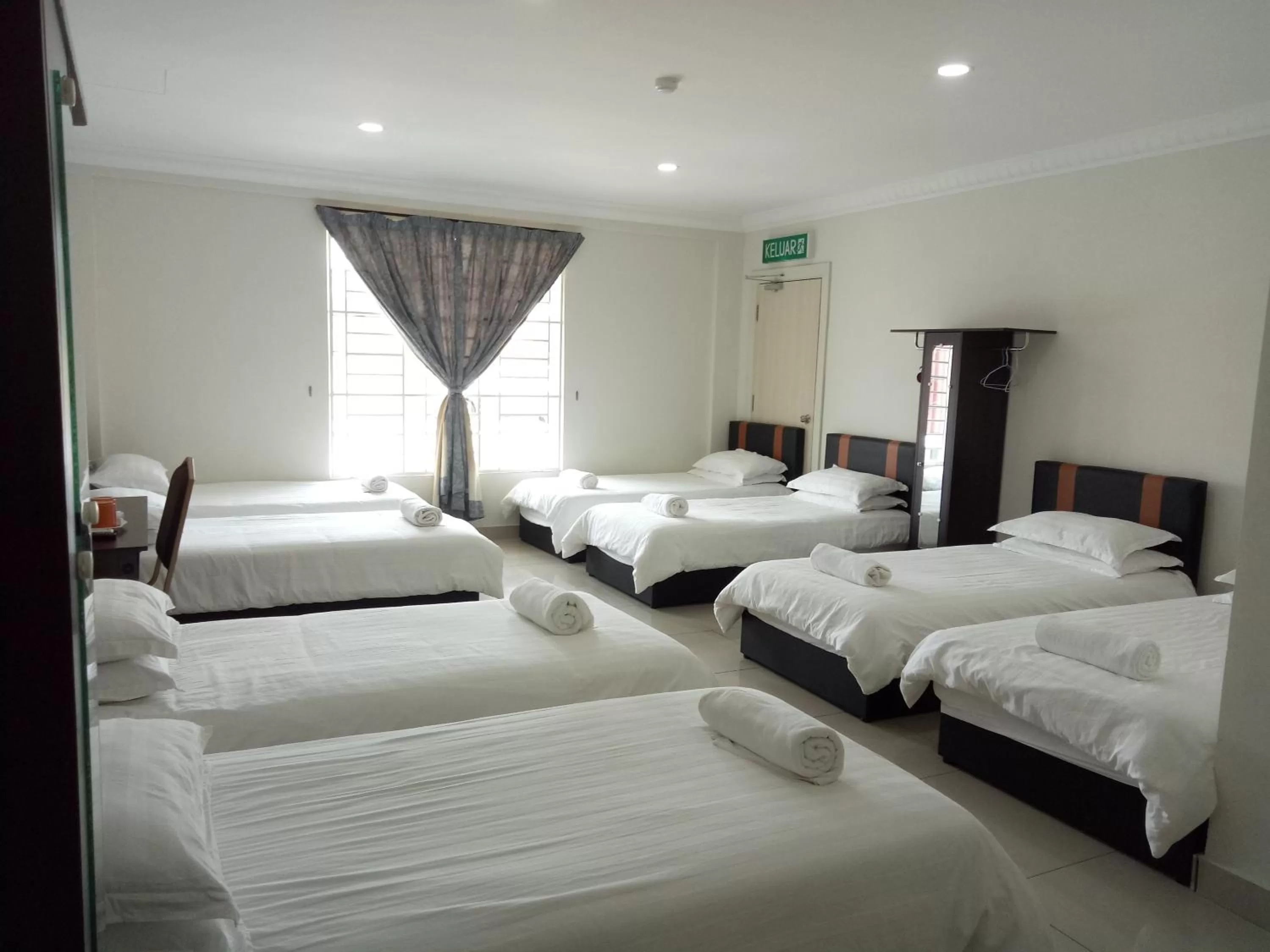 Bedroom, Bed in Hotel Mutiara KGMMB, Melaka
