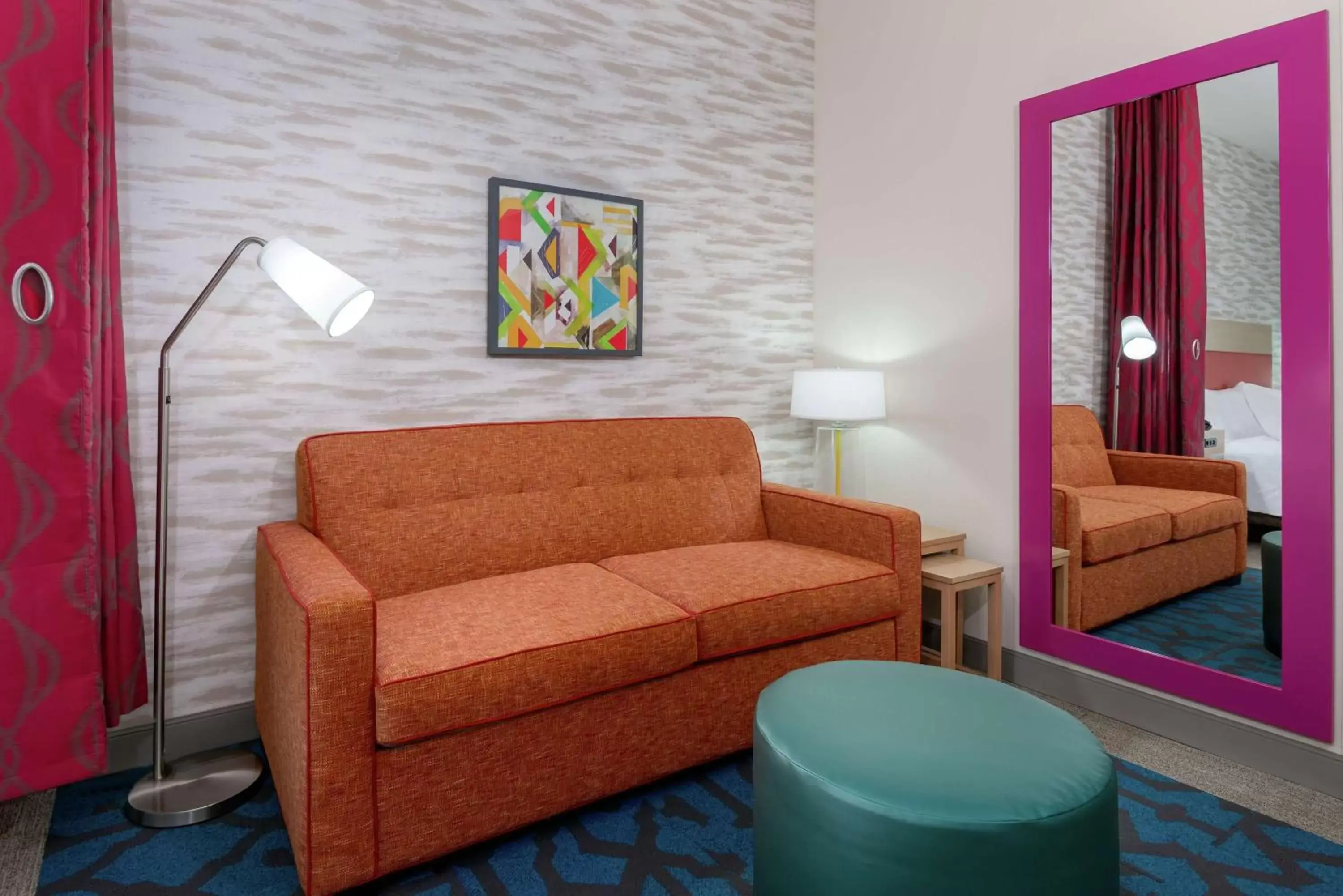 Living room, Seating Area in Home2 Suites By Hilton Orlando Near Universal
