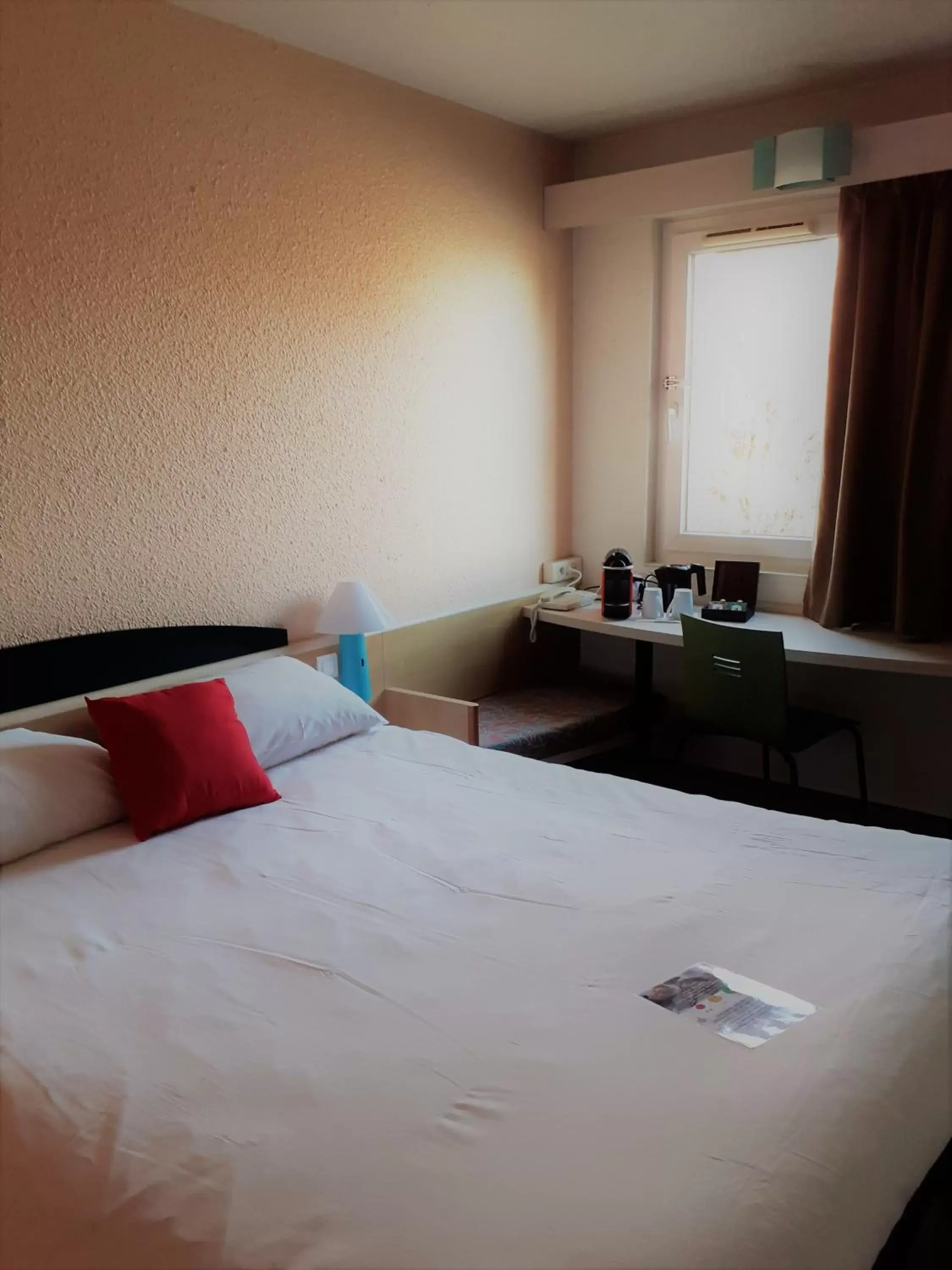 Photo of the whole room, Bed in ibis Blois Vallée Maillard
