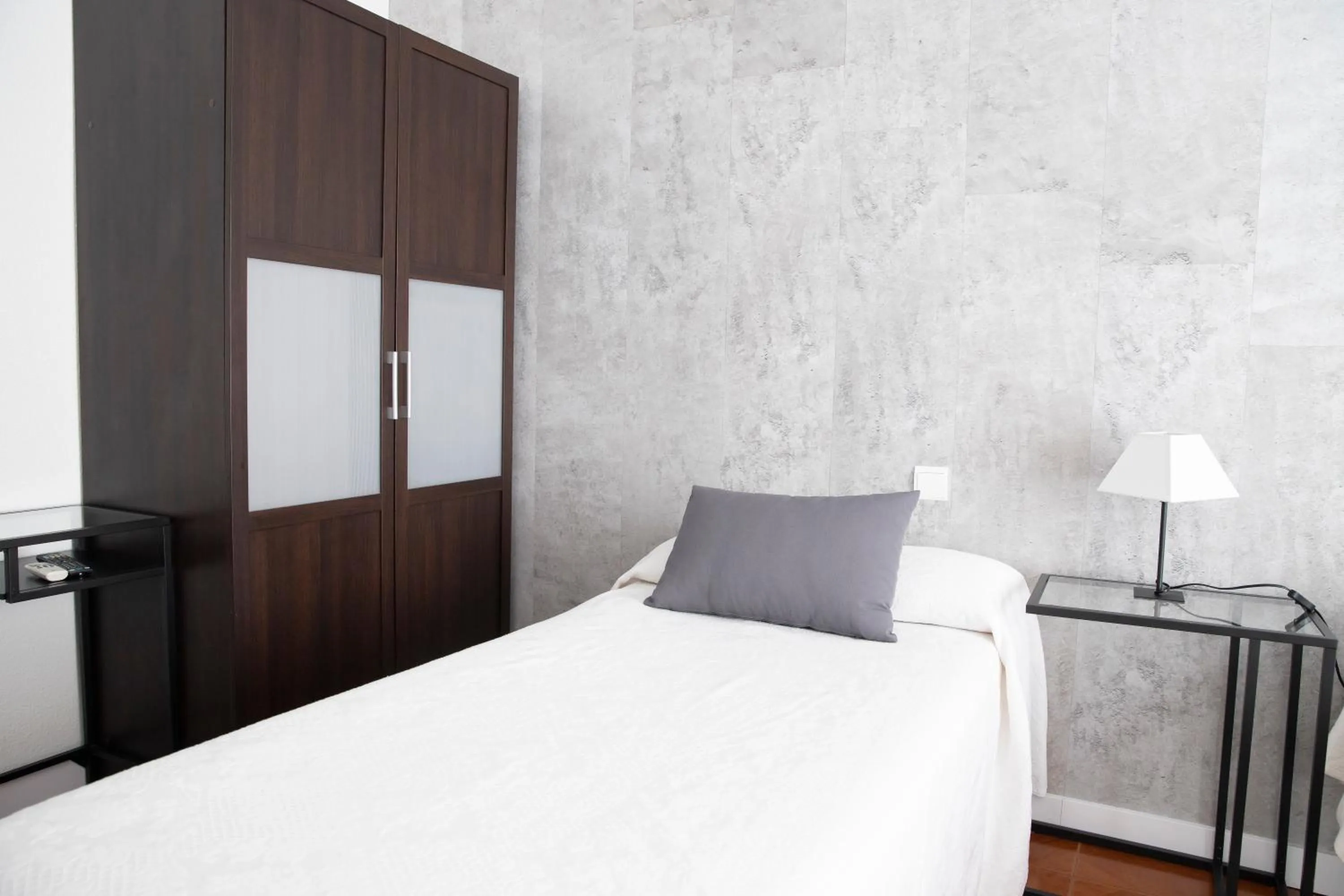 Photo of the whole room, Bed in Hostal Tokio