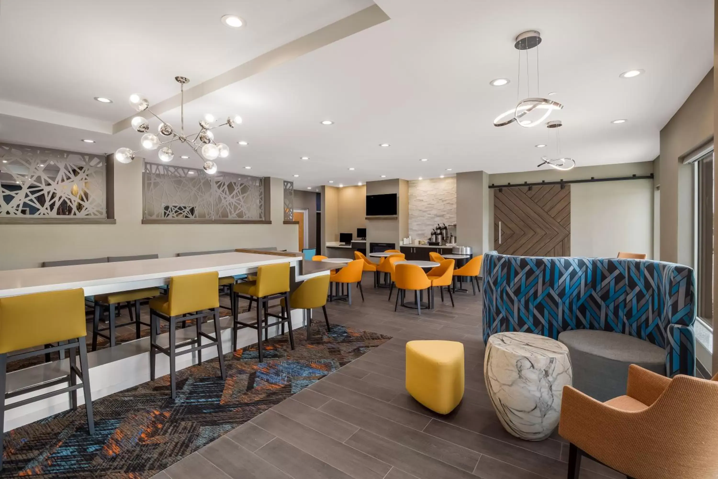 Restaurant/Places to Eat in Hawthorn Suites by Wyndham Sulphur