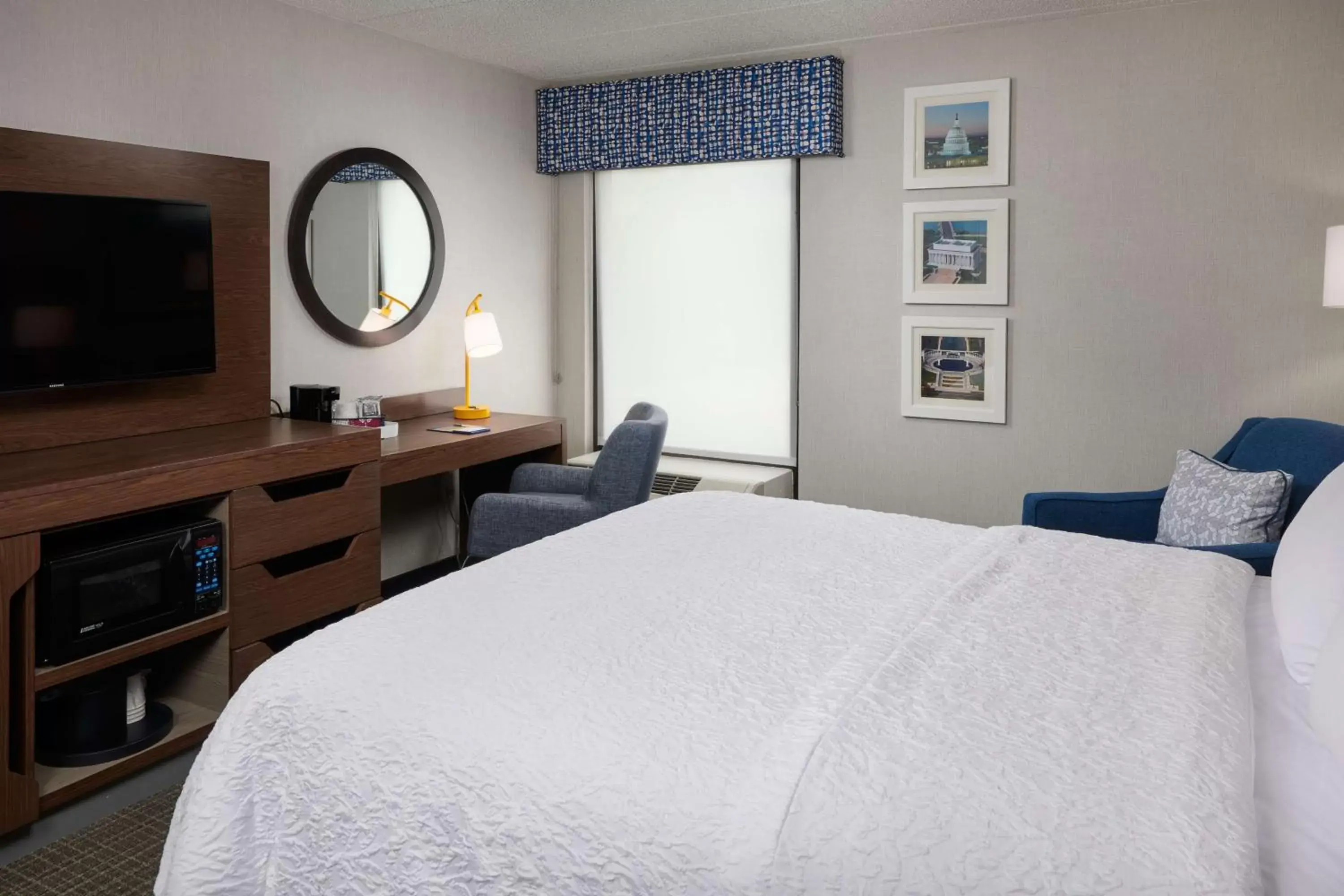 Bedroom, Bed in Hampton Inn Fairfax City