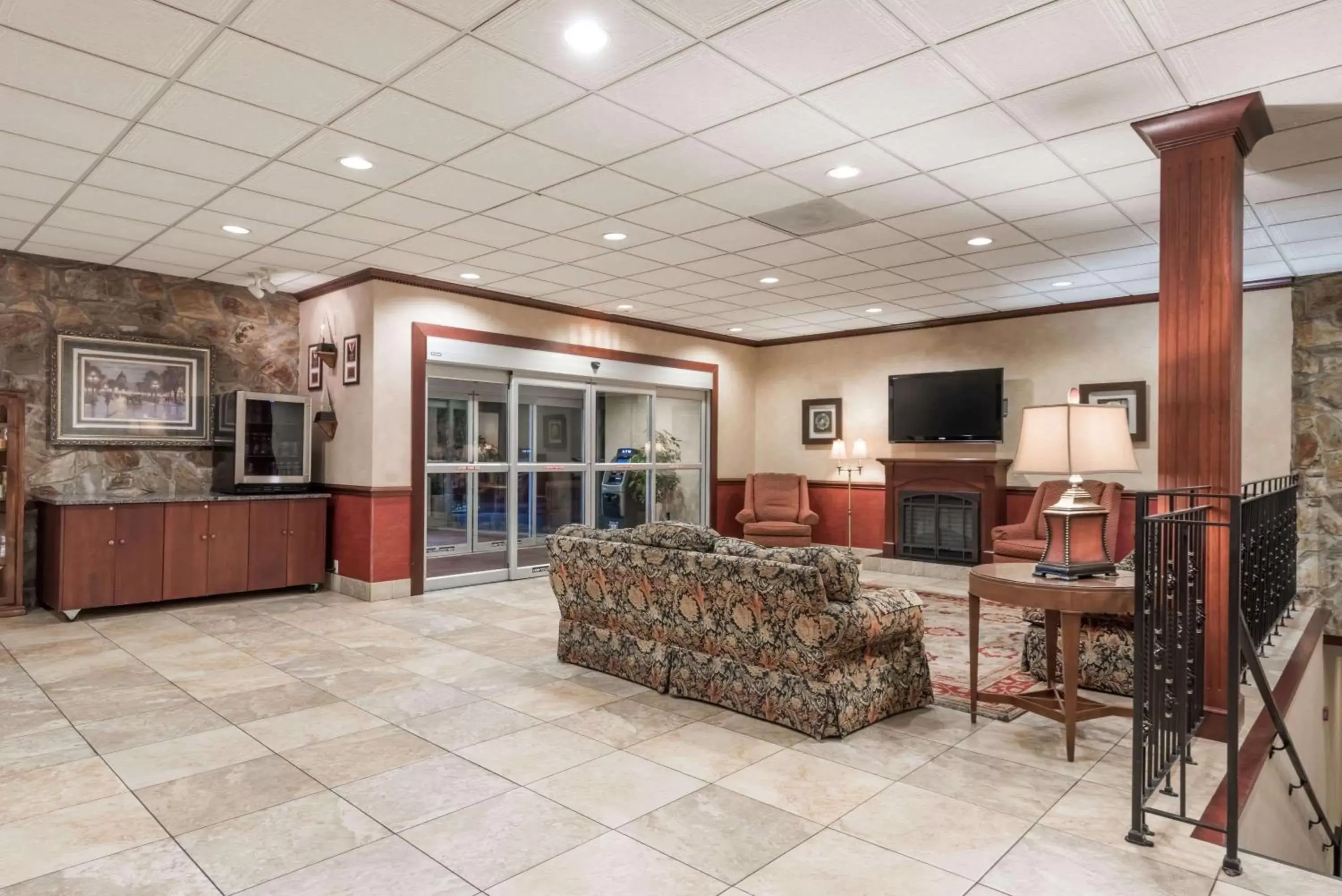 Lobby or reception in Ramada by Wyndham State College Hotel & Conference Center