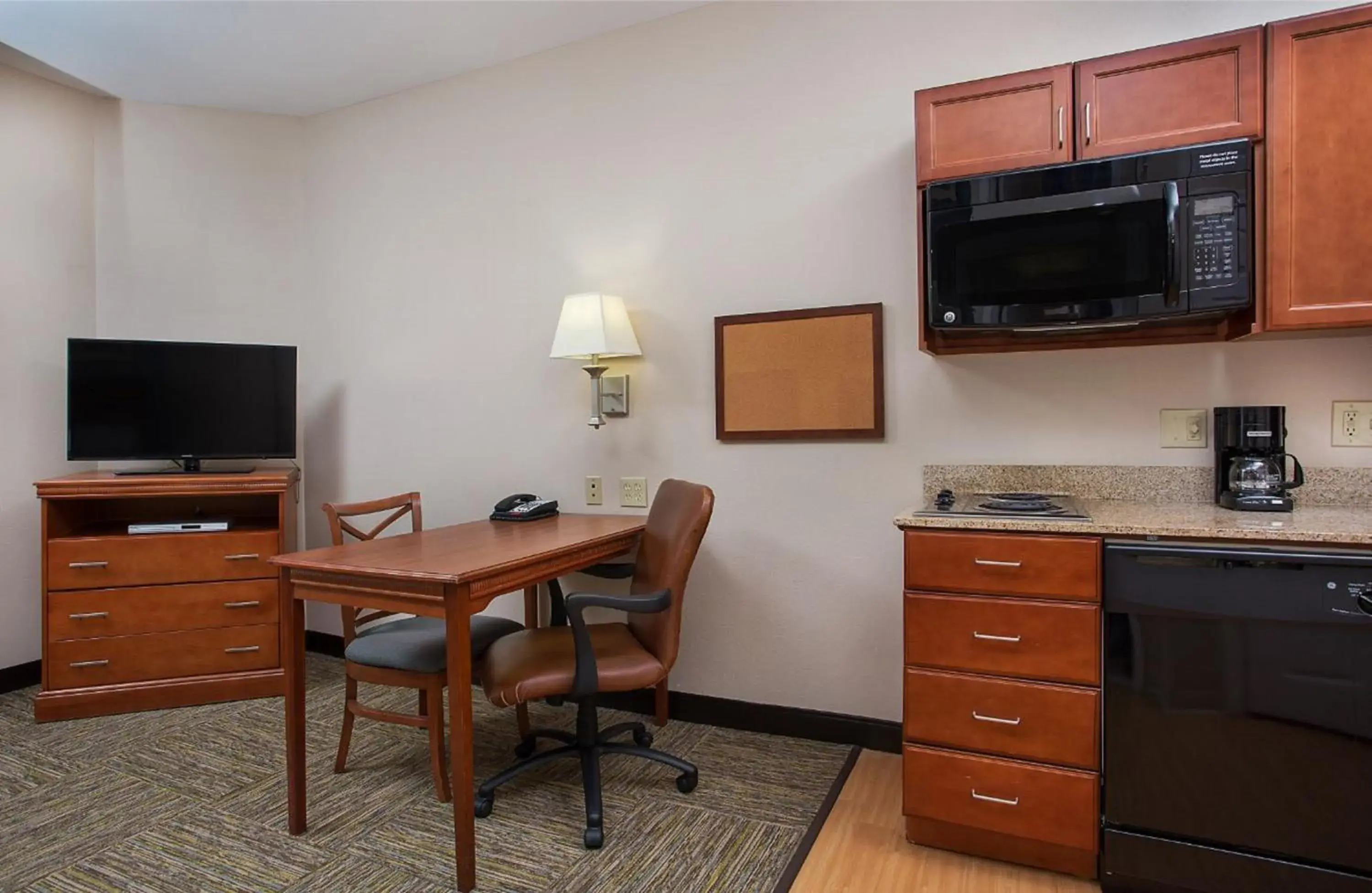 Photo of the whole room, TV/Entertainment Center in Candlewood Suites Vicksburg