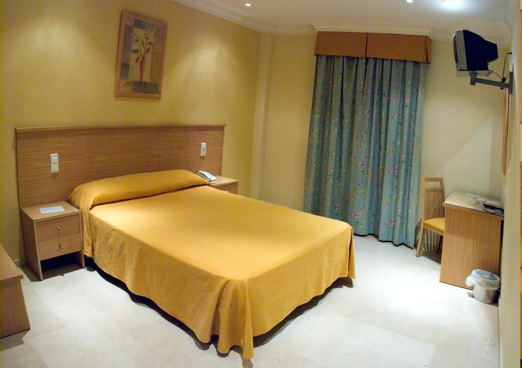 Photo of the whole room, Bed in Hotel los Girasoles