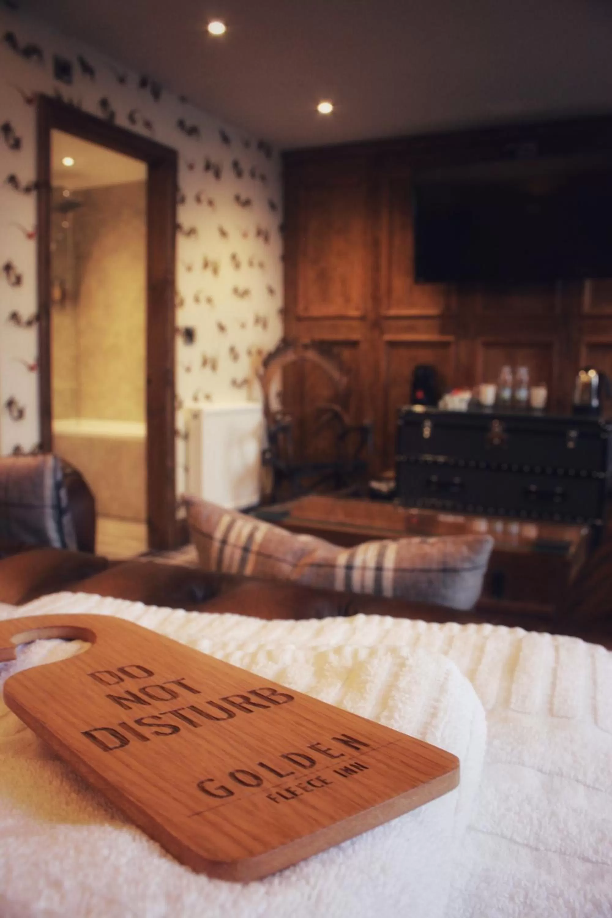 Photo of the whole room in The Golden Fleece Inn