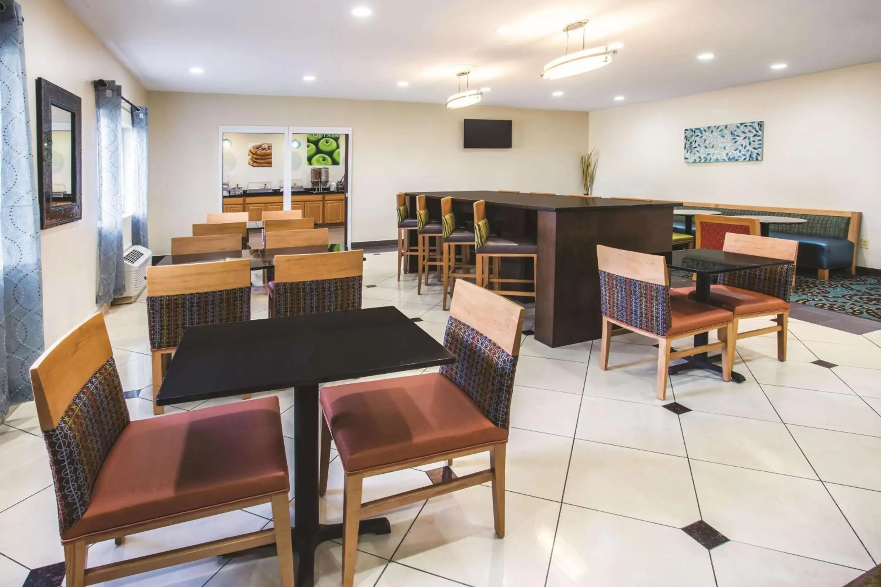 Restaurant/Places to Eat in La Quinta by Wyndham Evansville