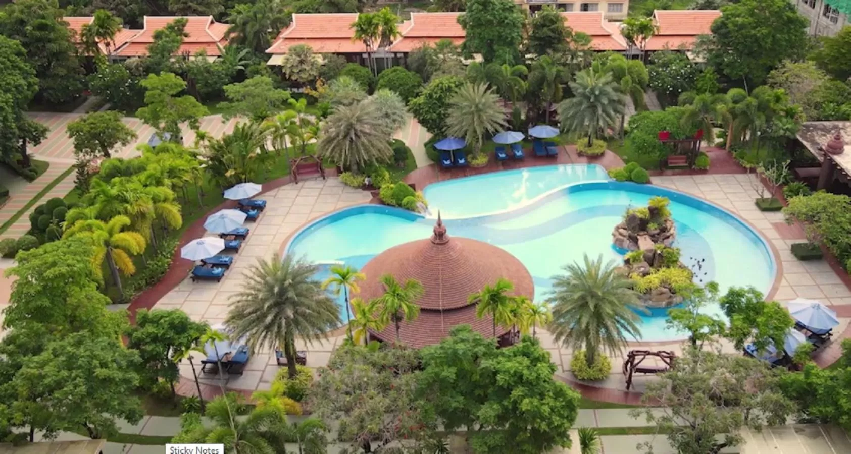 Pool view in Try Palace Resort Kep