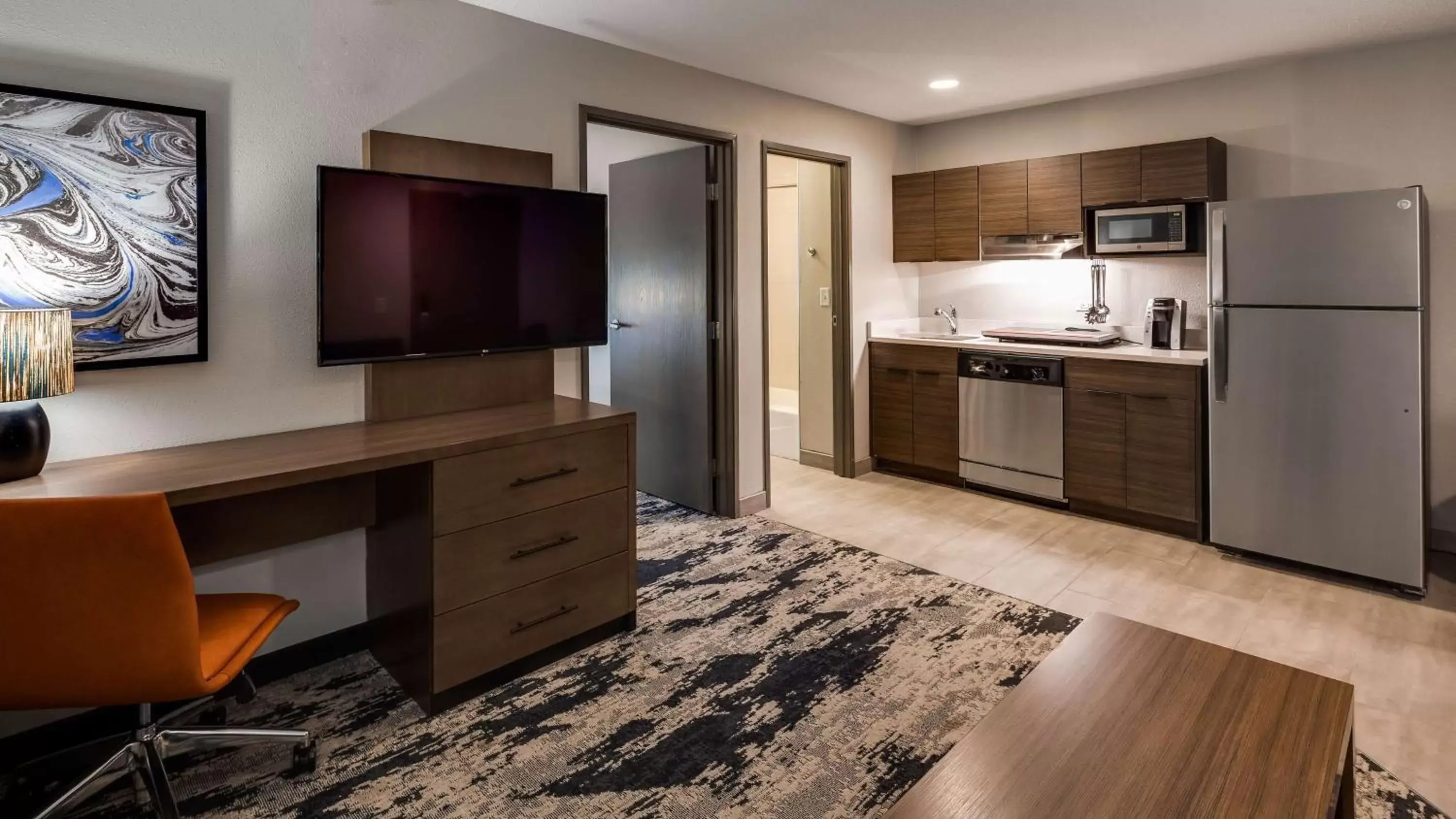 Photo of the whole room, TV/Entertainment Center in Best Western Plus Bourbonnais Hotel & Suites