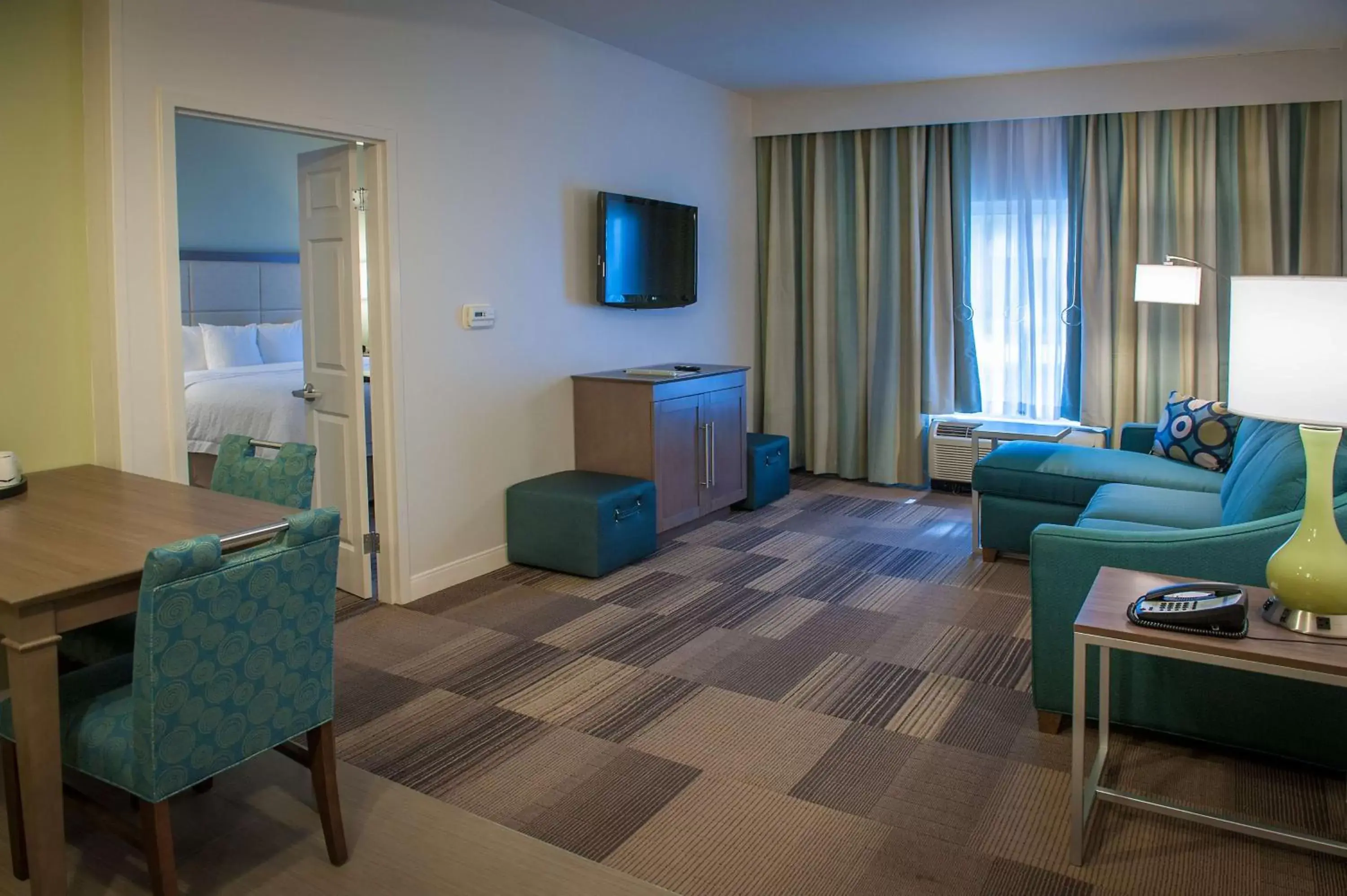 Living room, Seating Area in Hampton Inn & Suites New Orleans/Elmwood