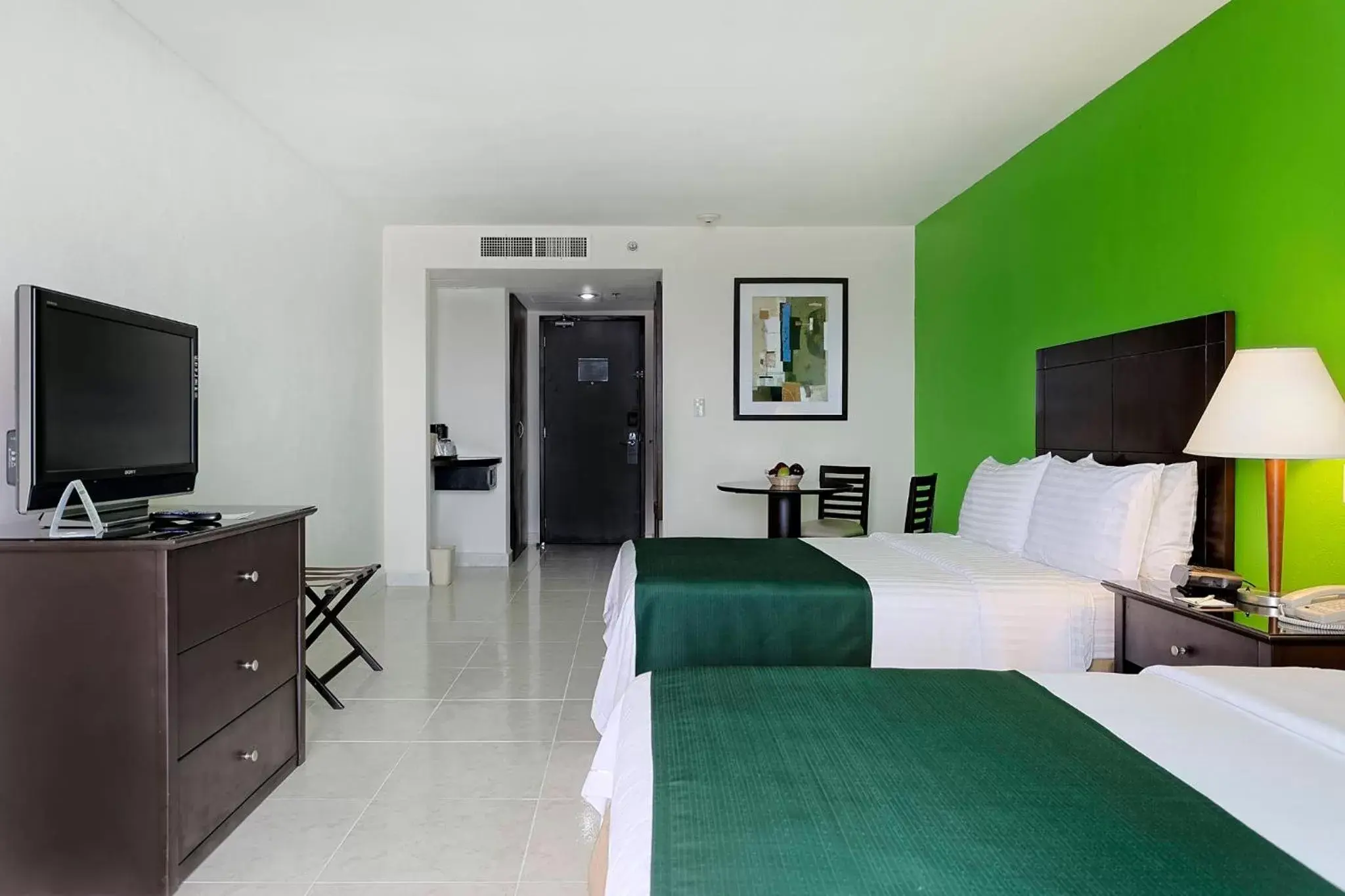 TV/Entertainment Center in Holiday Inn Campeche, an IHG Hotel