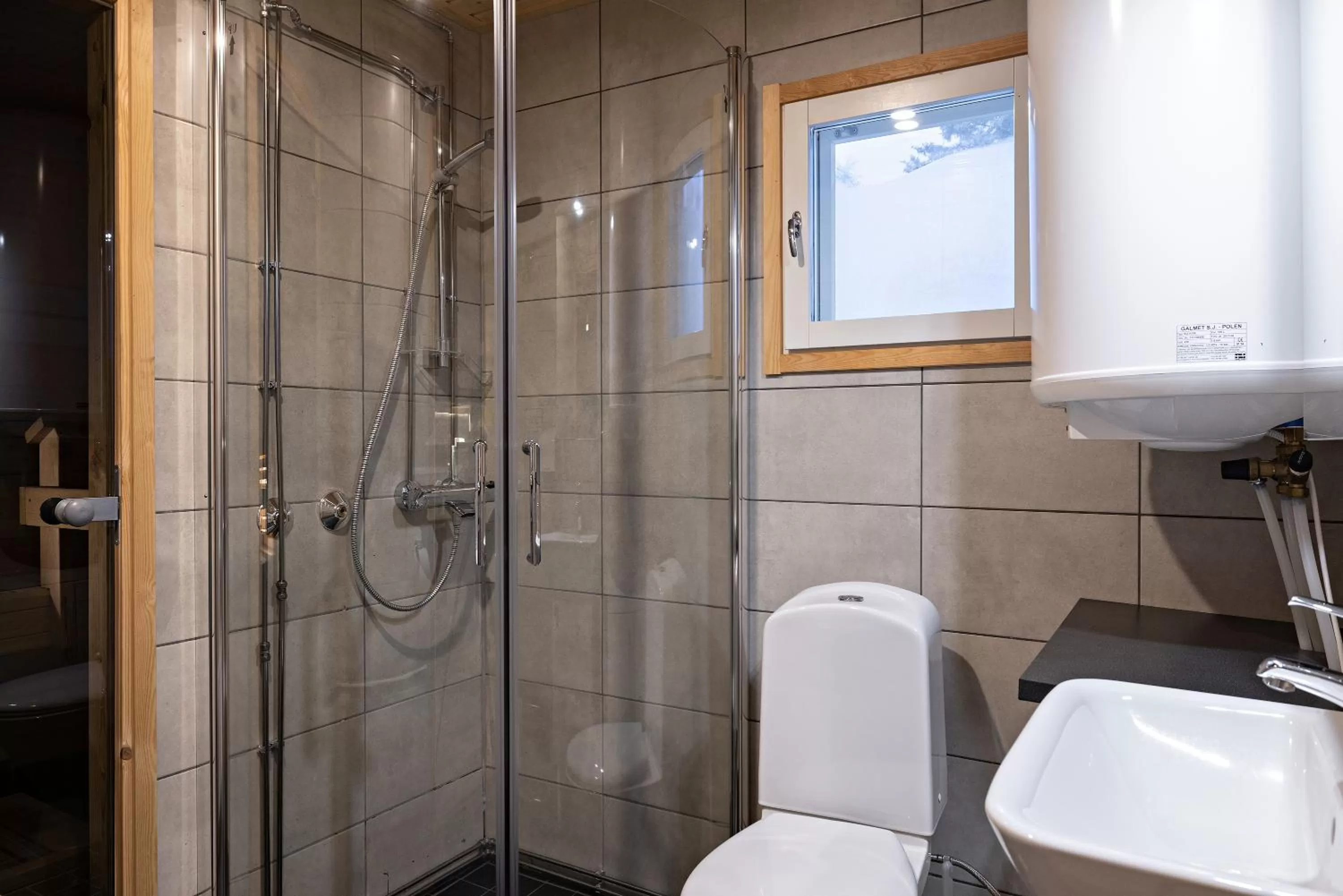 Bathroom in Arctic River Resort