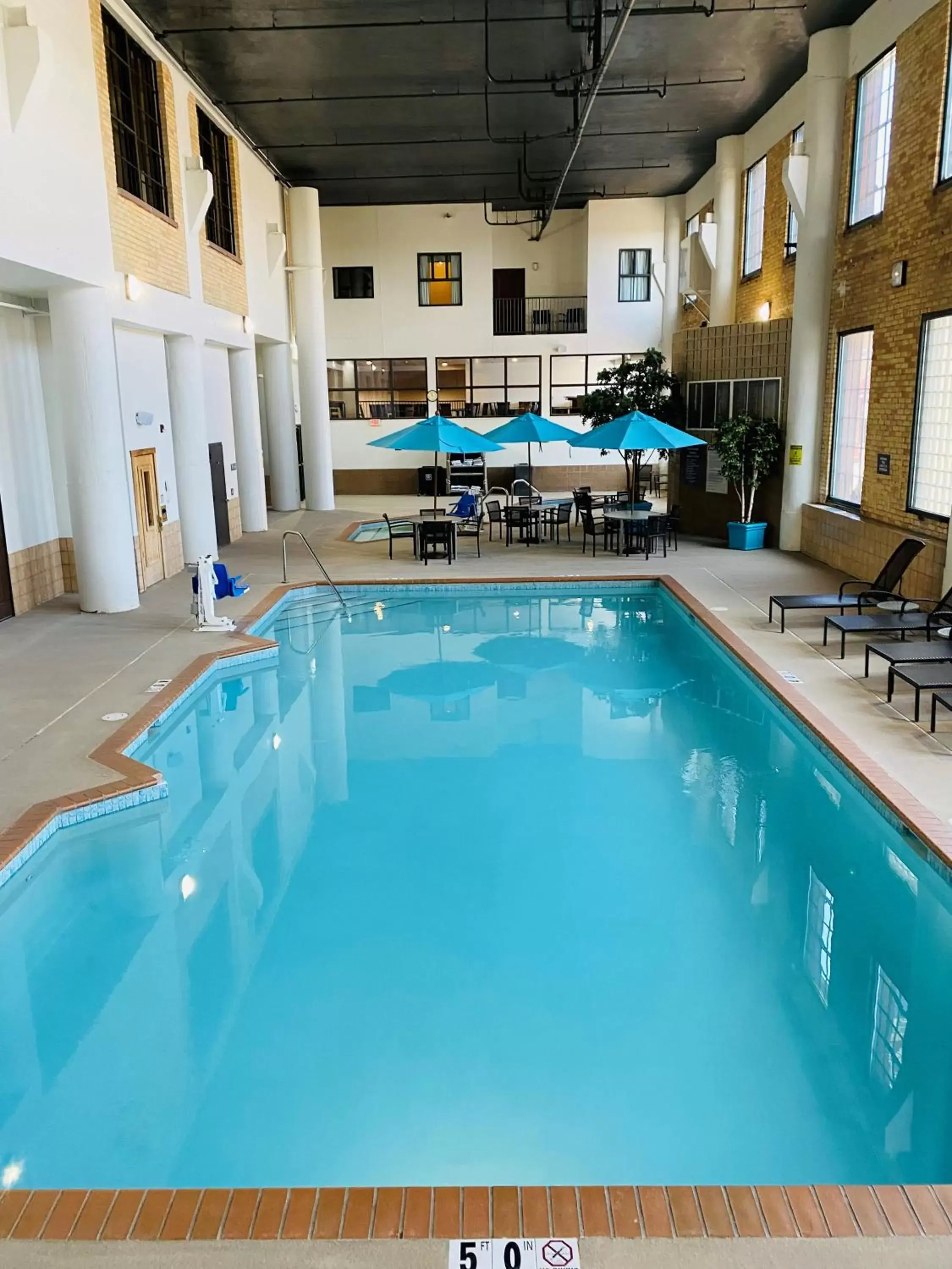 Swimming Pool in The Suites Hotel at Waterfront Plaza