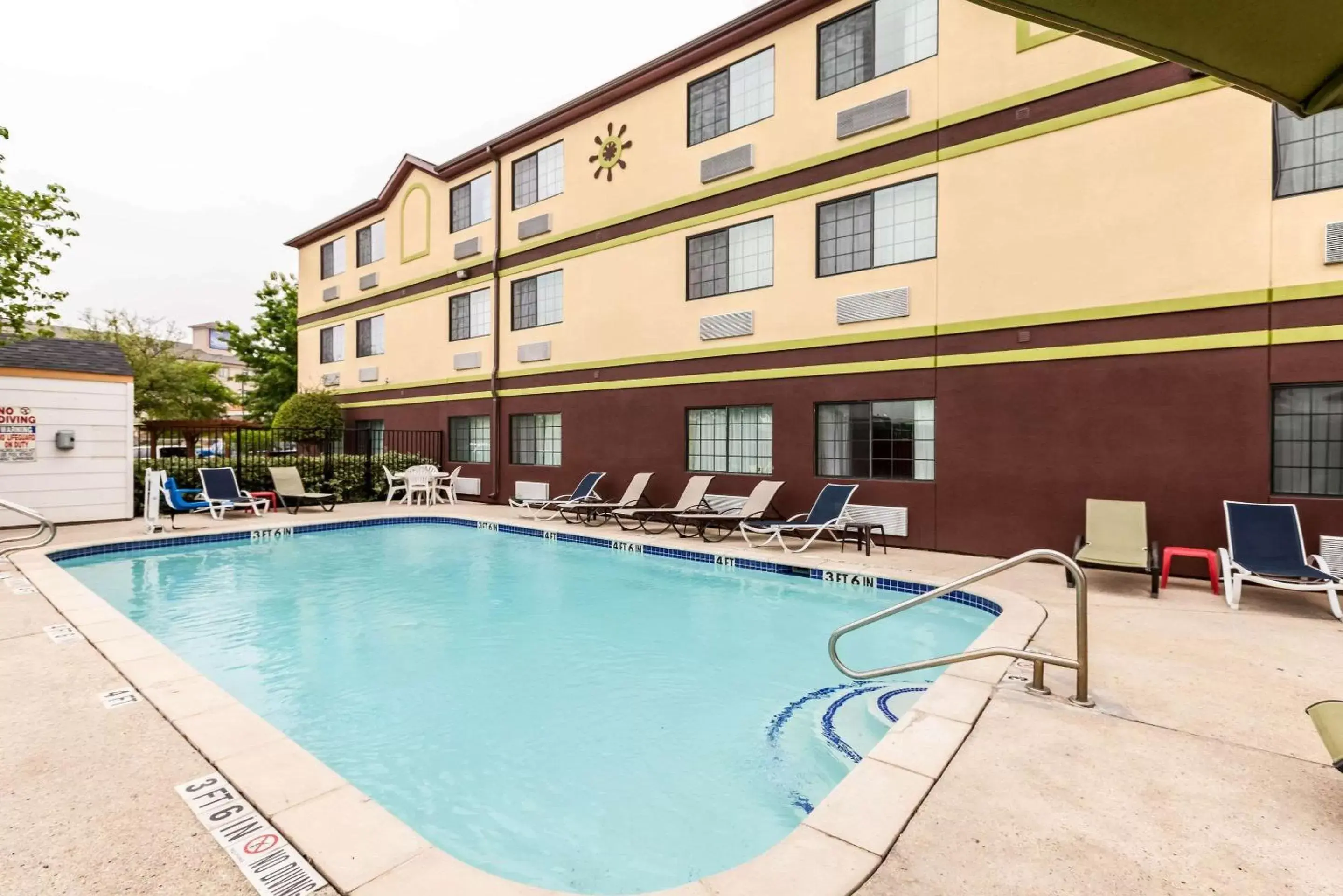 On site, Property Building in Quality Inn Near Seaworld - Lackland