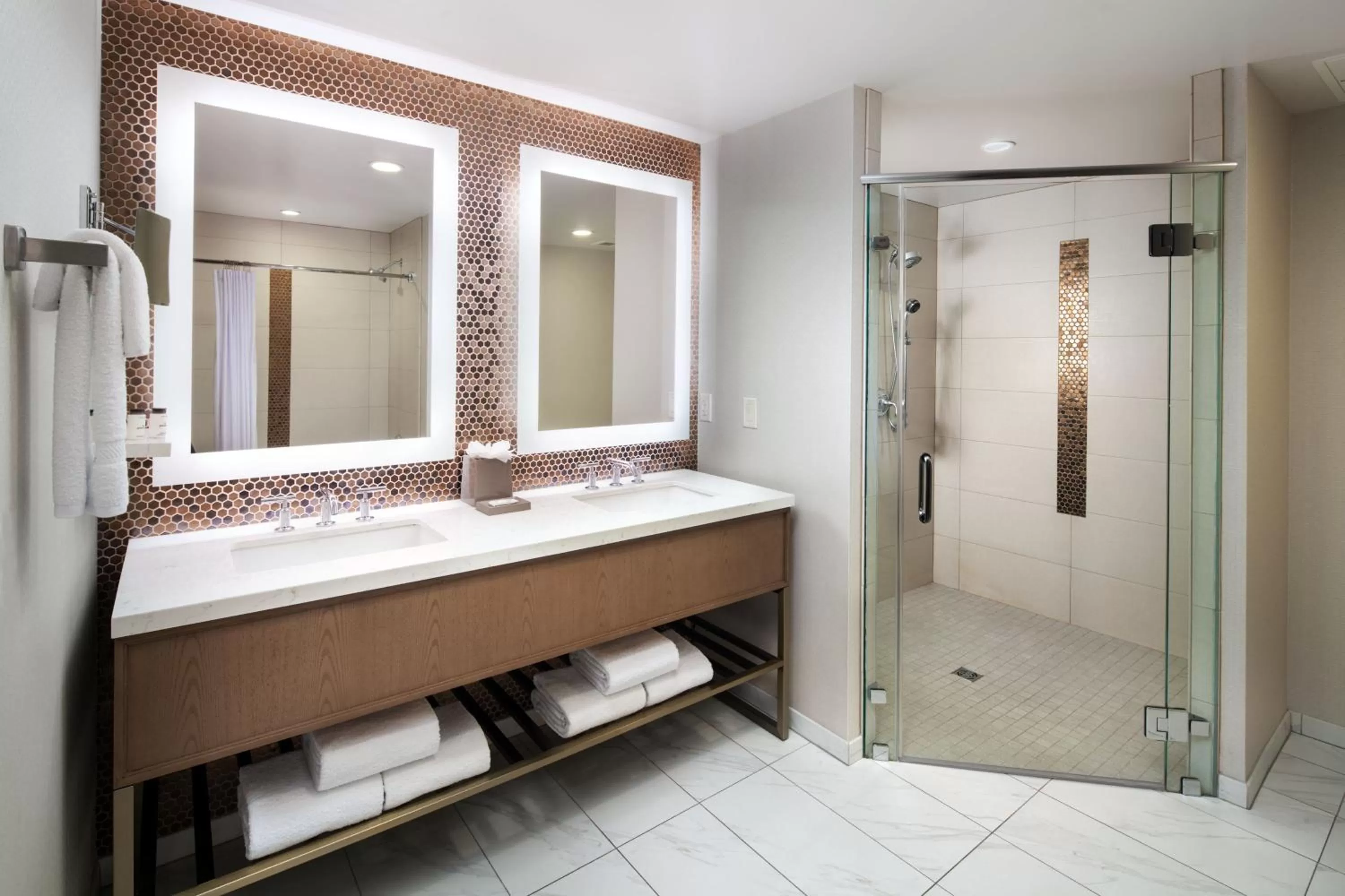 Bathroom in Sheraton Redding Hotel at the Sundial Bridge