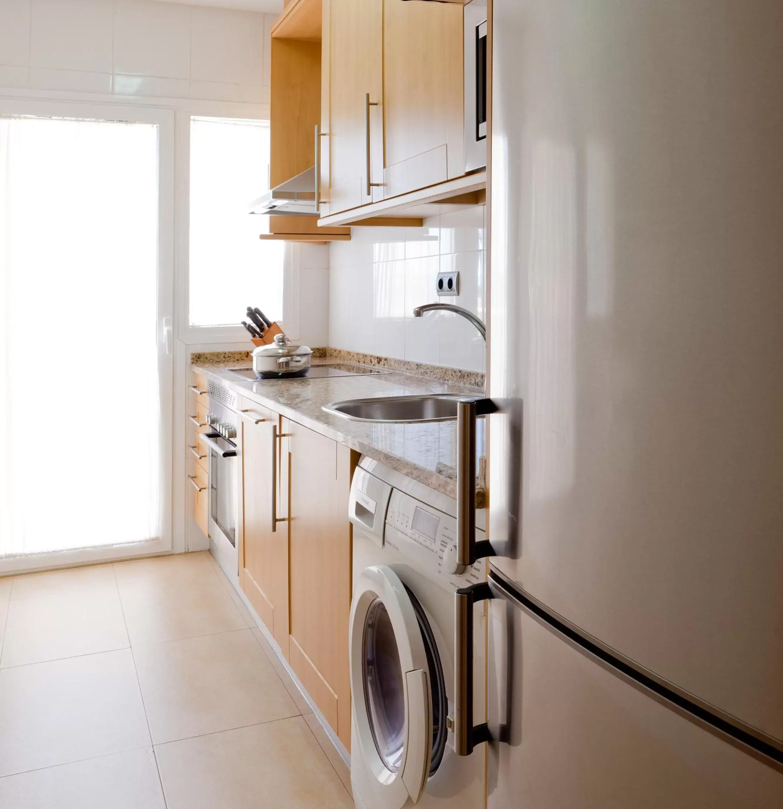 Kitchen or kitchenette, Kitchen/Kitchenette in Senator Mar Menor Golf & Spa Resort