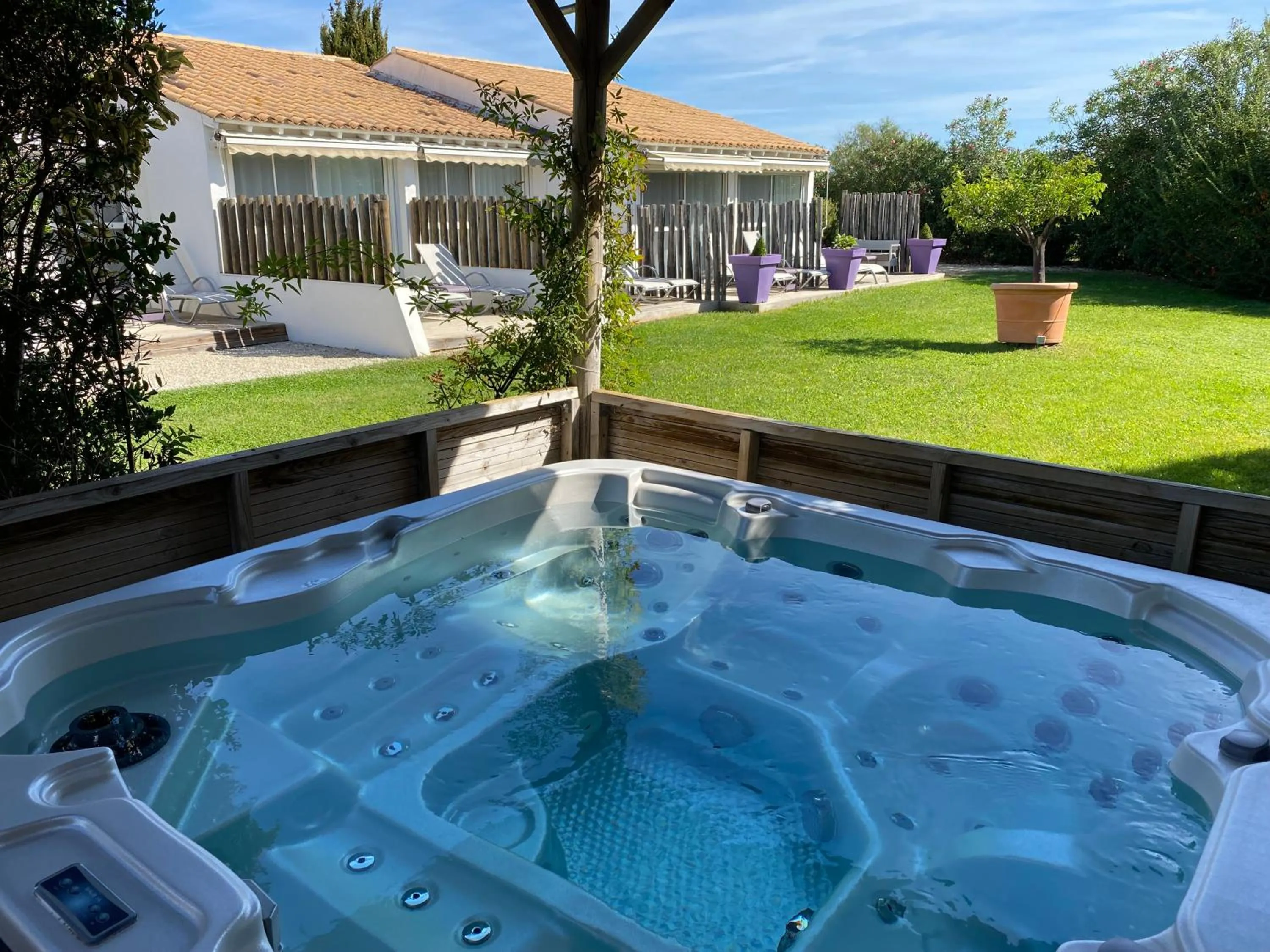 Hot Tub in Le Mas de Cocagne