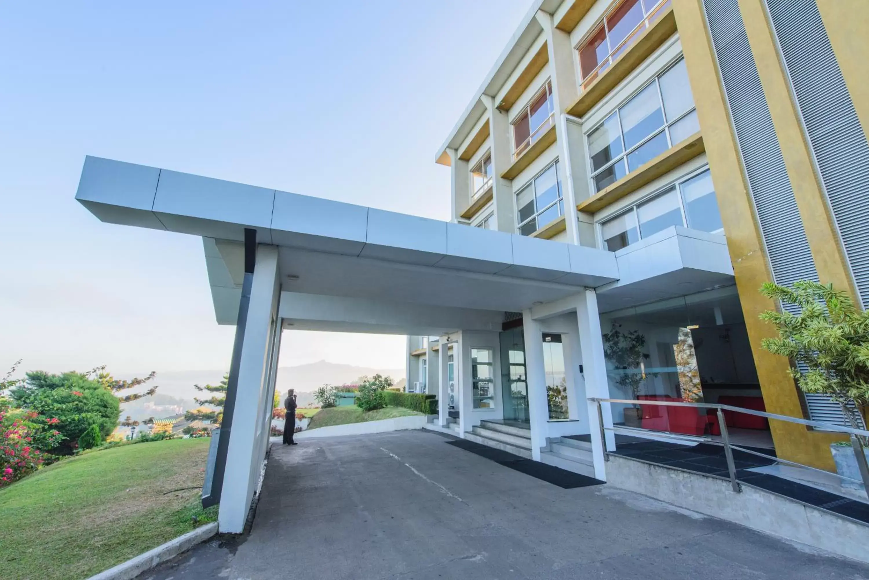 Facade/entrance, Property Building in Hotel Topaz