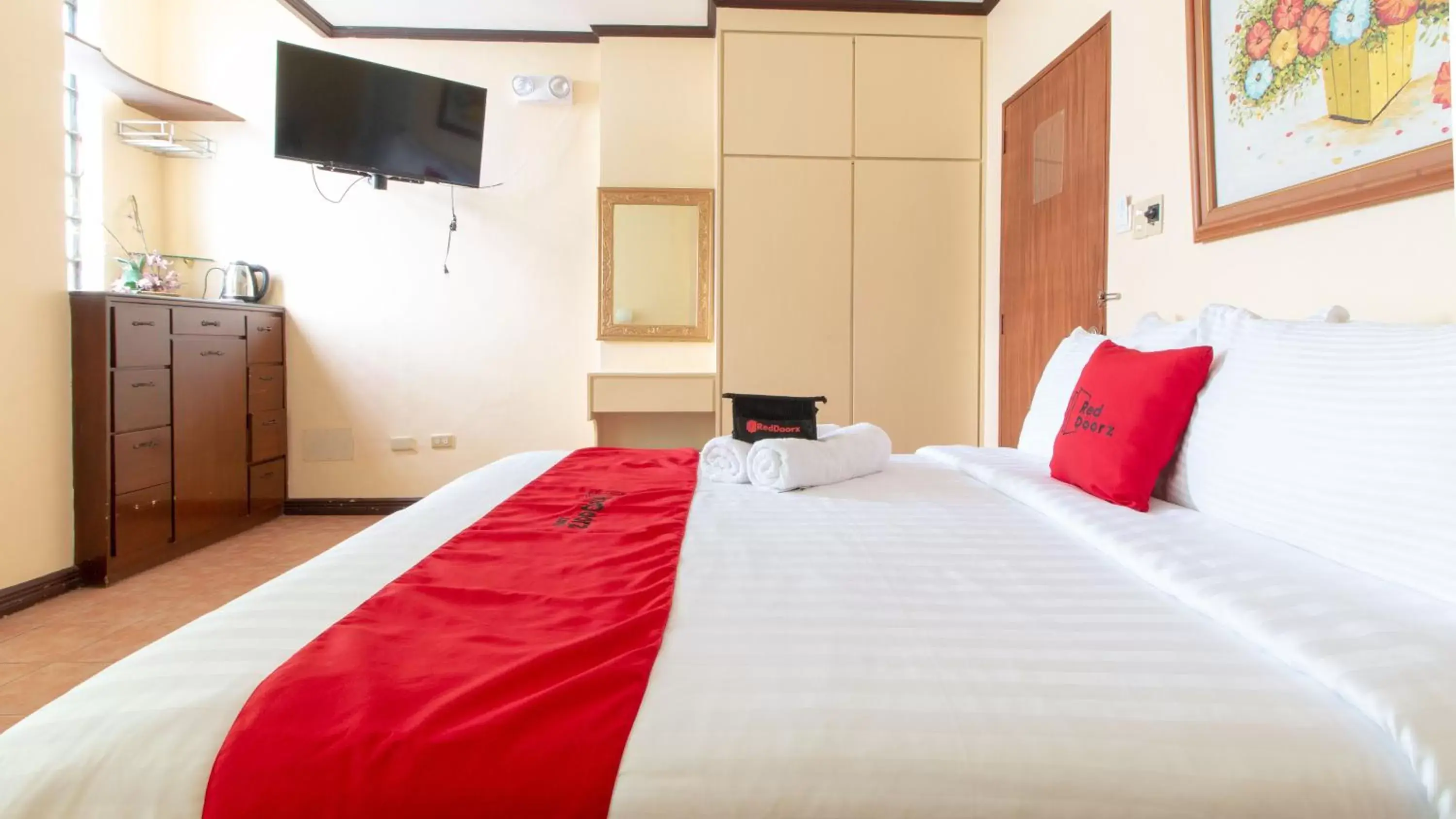 Bedroom, Bed in RedDoorz @ Downtown Tacloban Bedroom, Bed in RedDoorz @ Downtown Tacloban