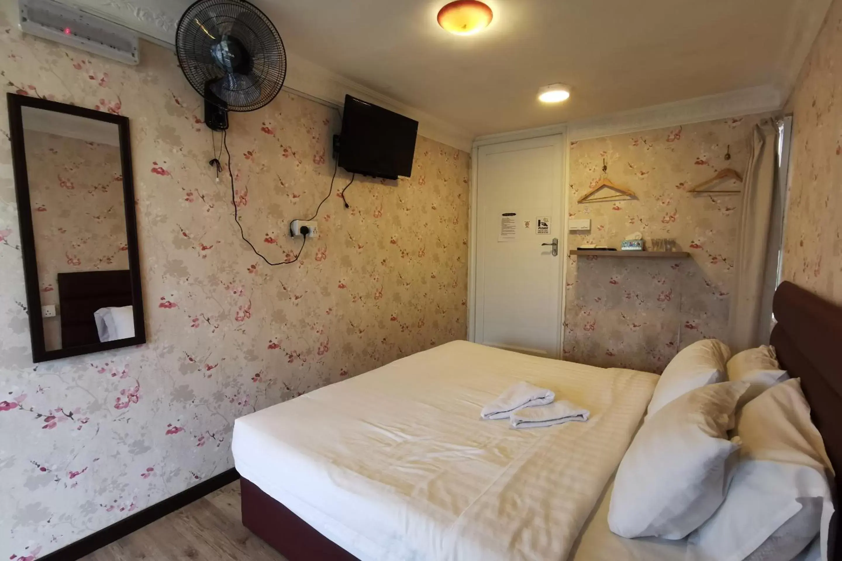 Bedroom, Bed in OYO 89969 Mount Hill Villa Kundasang