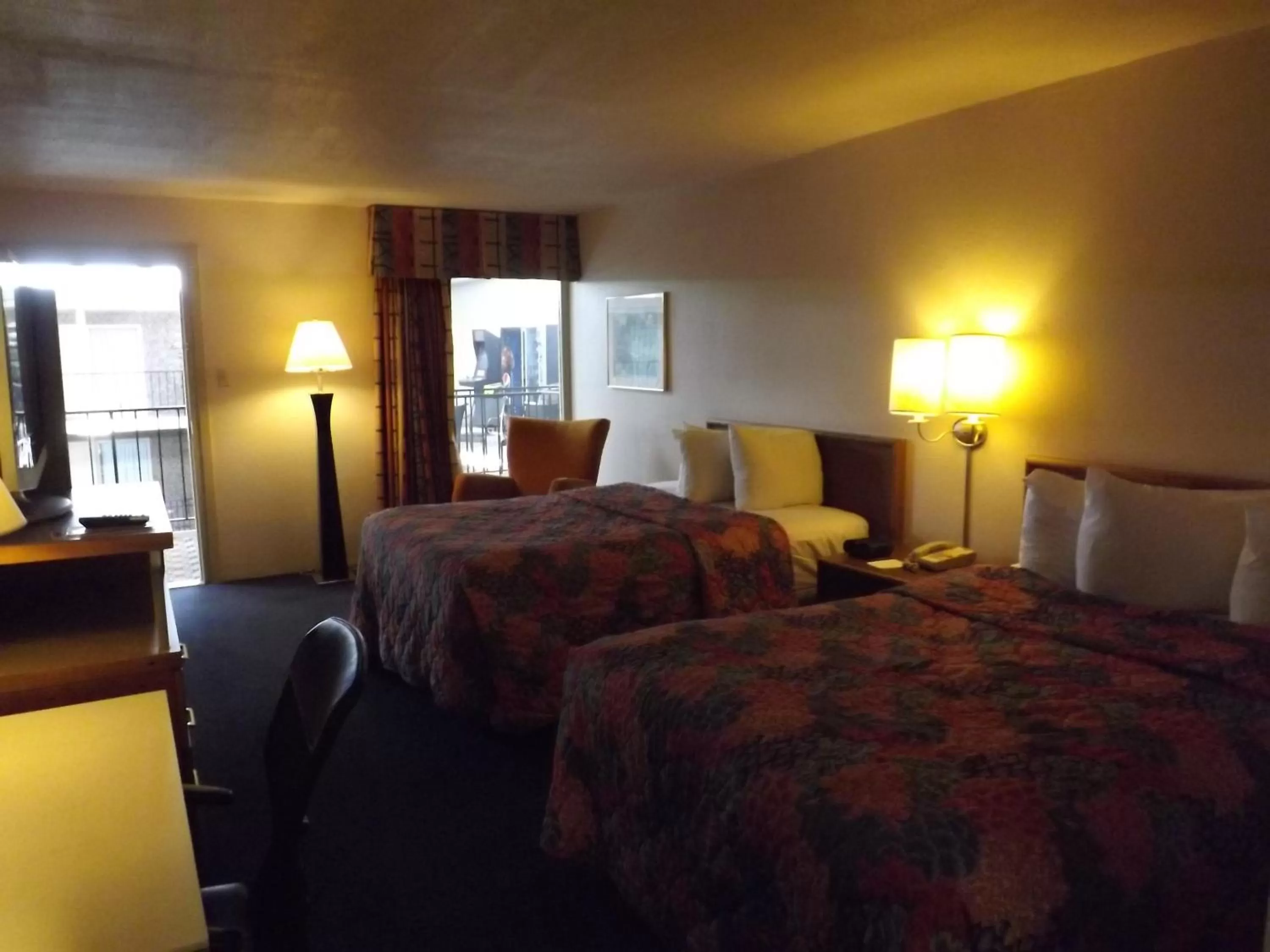 Photo of the whole room in Ramada by Wyndham Sterling