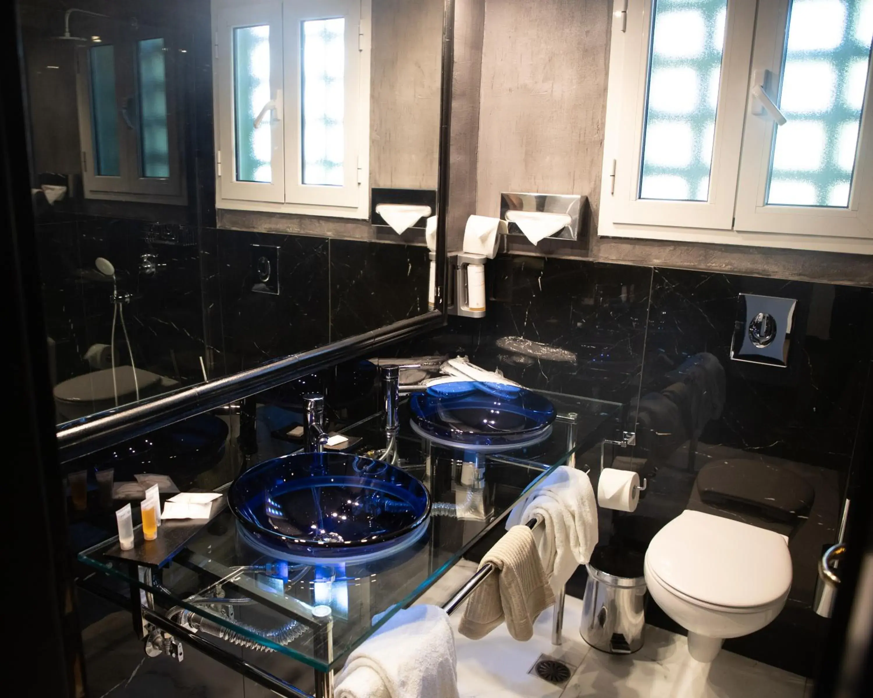 Bathroom, Kitchen/Kitchenette in Andromeda Suites & Apartments