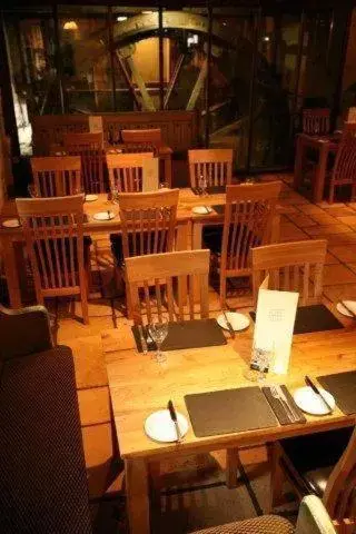 Restaurant/Places to Eat in Egypt Mill Hotel and Restaurant