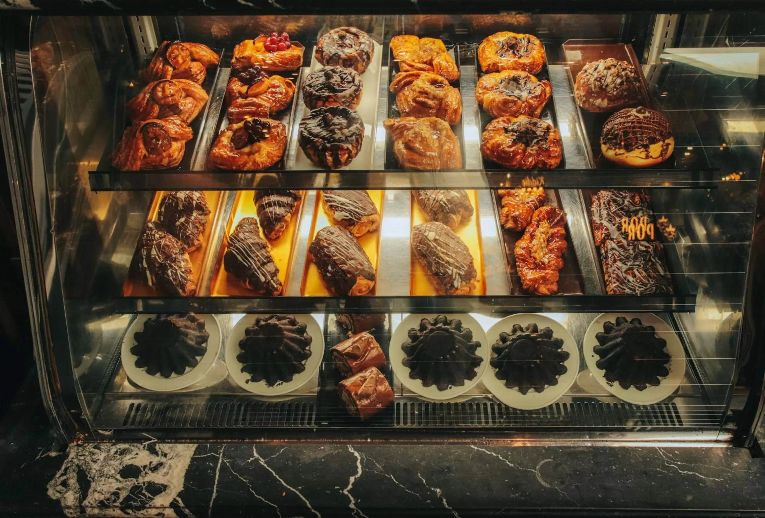 Restaurant/places to eat in Aracan Portsaid