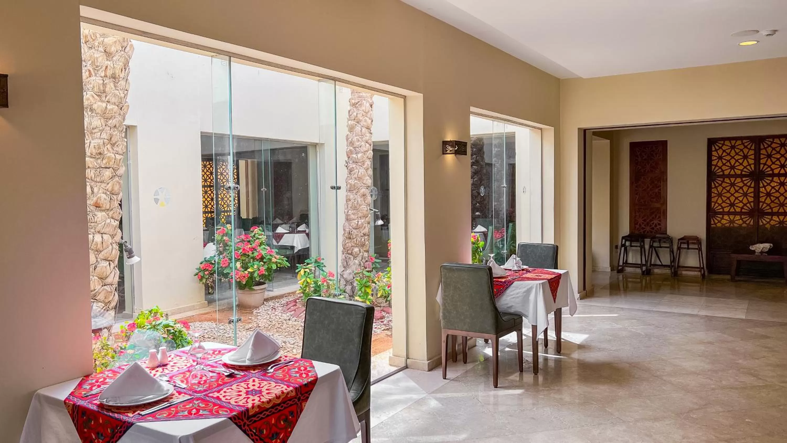 Restaurant/places to eat in Gemma Resort