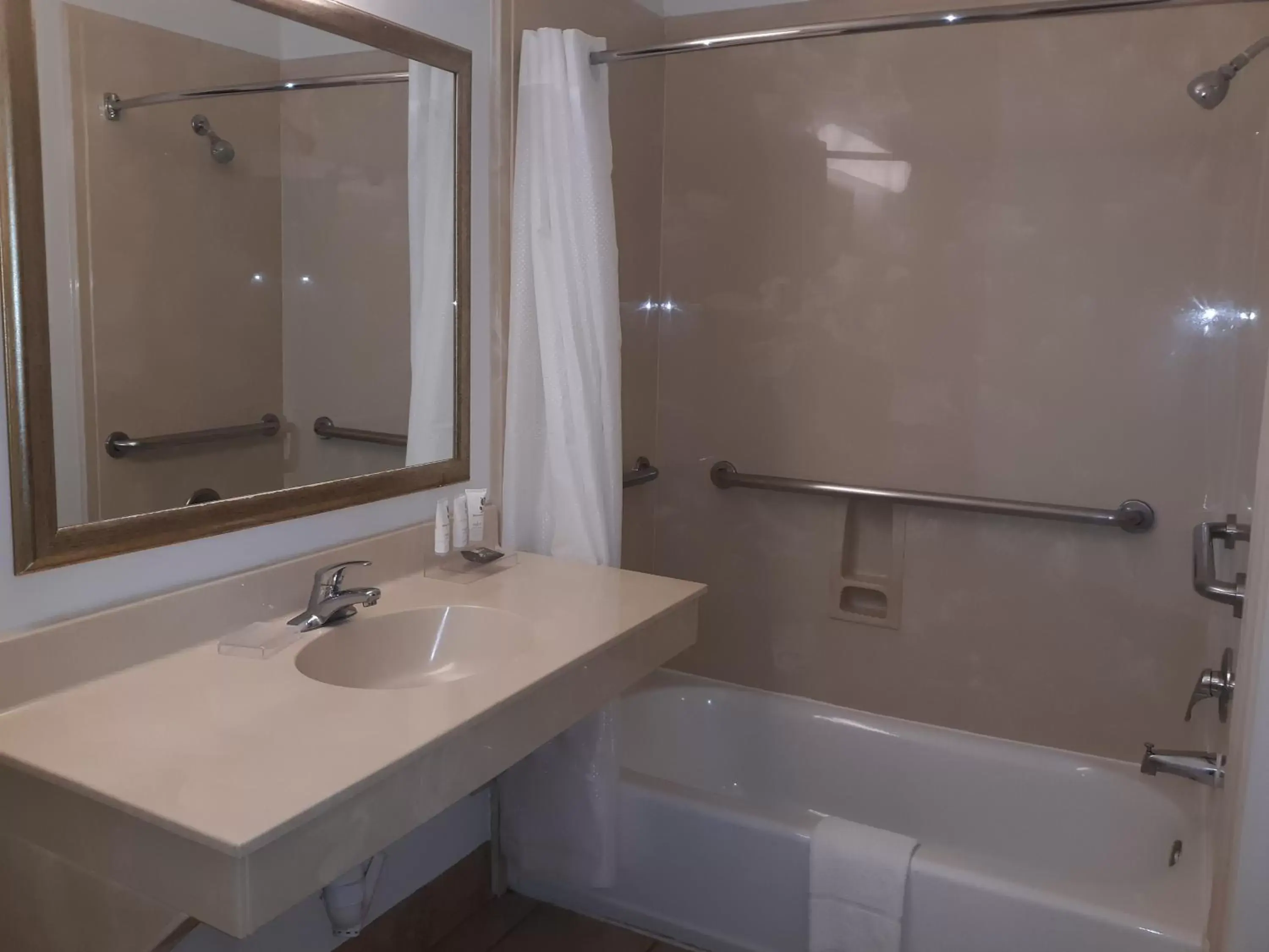 Shower, Bathroom in Country Inn & Suites by Radisson, Round Rock, TX