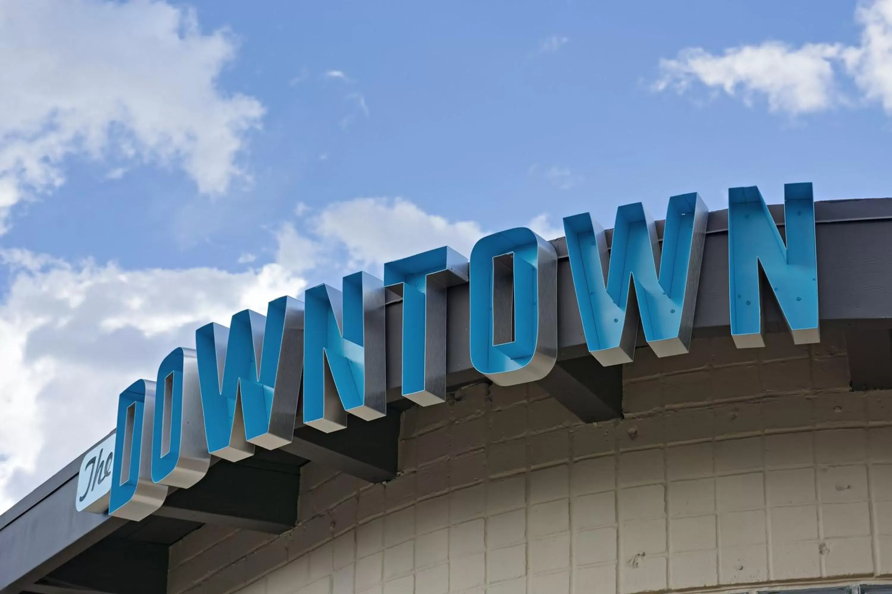 Facade/entrance in The Downtown Clifton Hotel