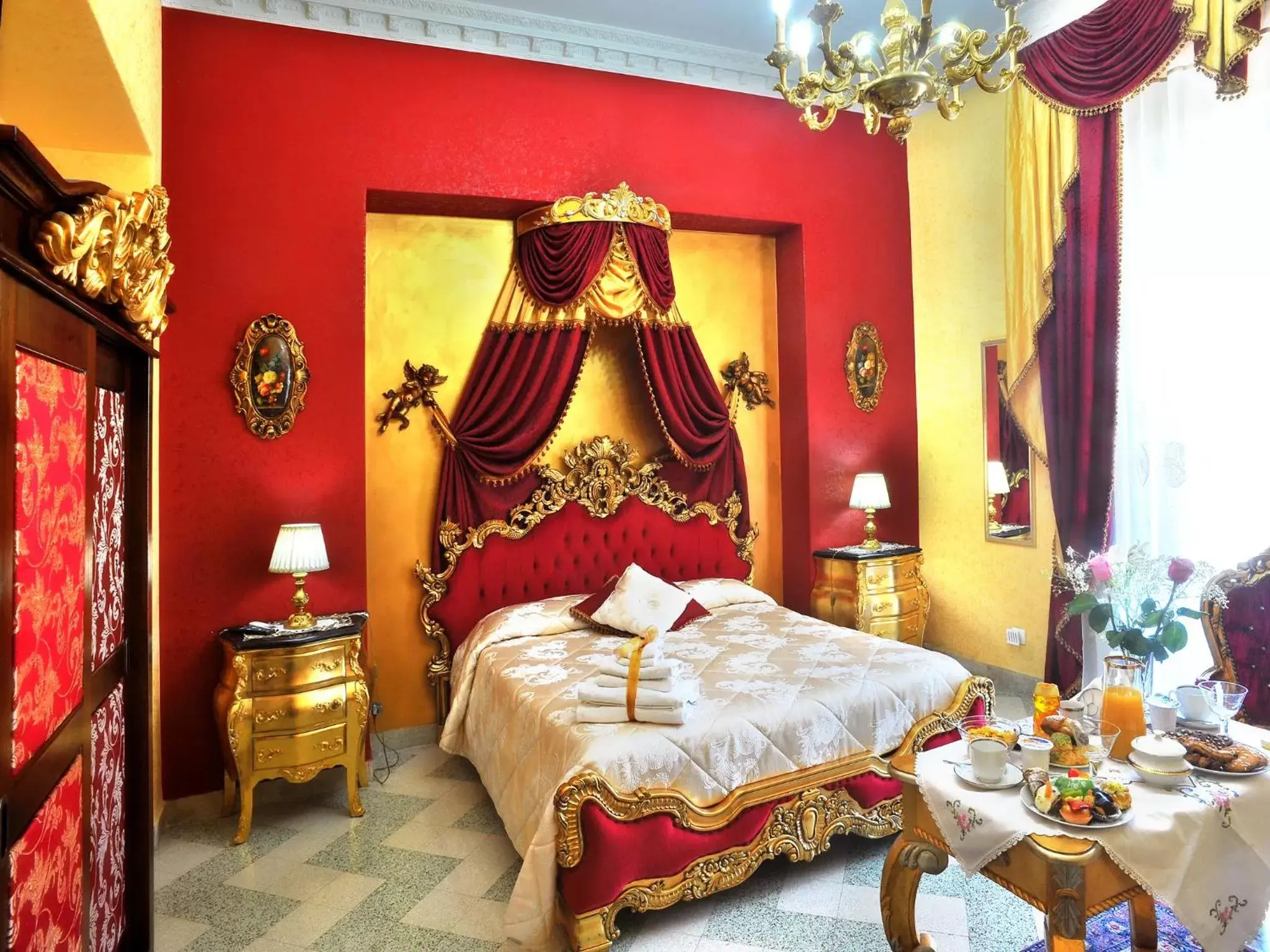 Photo of the whole room, Bed in B&B La Dolce Vita - Luxury House